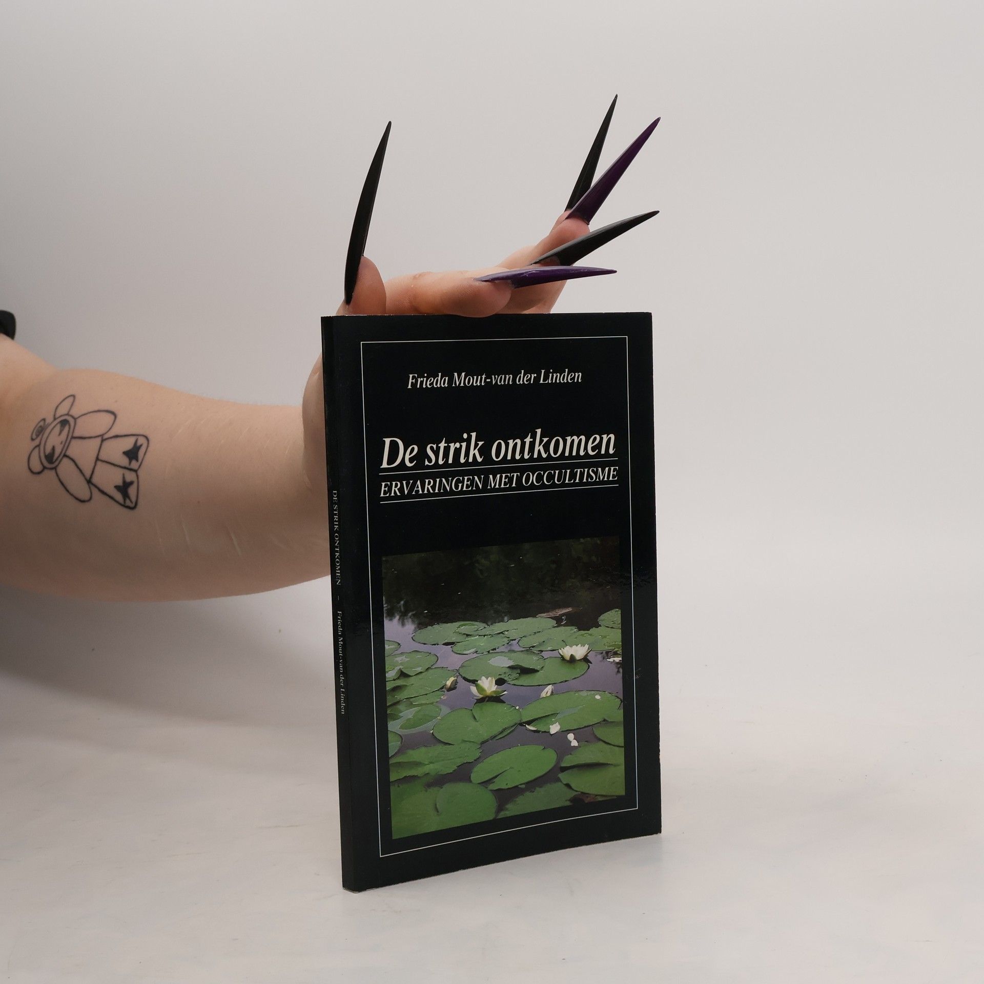 Frieda Mout-van der Linden De strik ontkomen