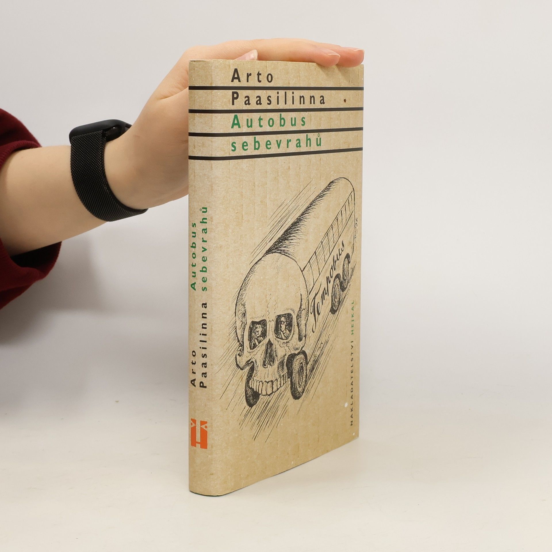 Arto Paasilinna Autobus sebevrahů
