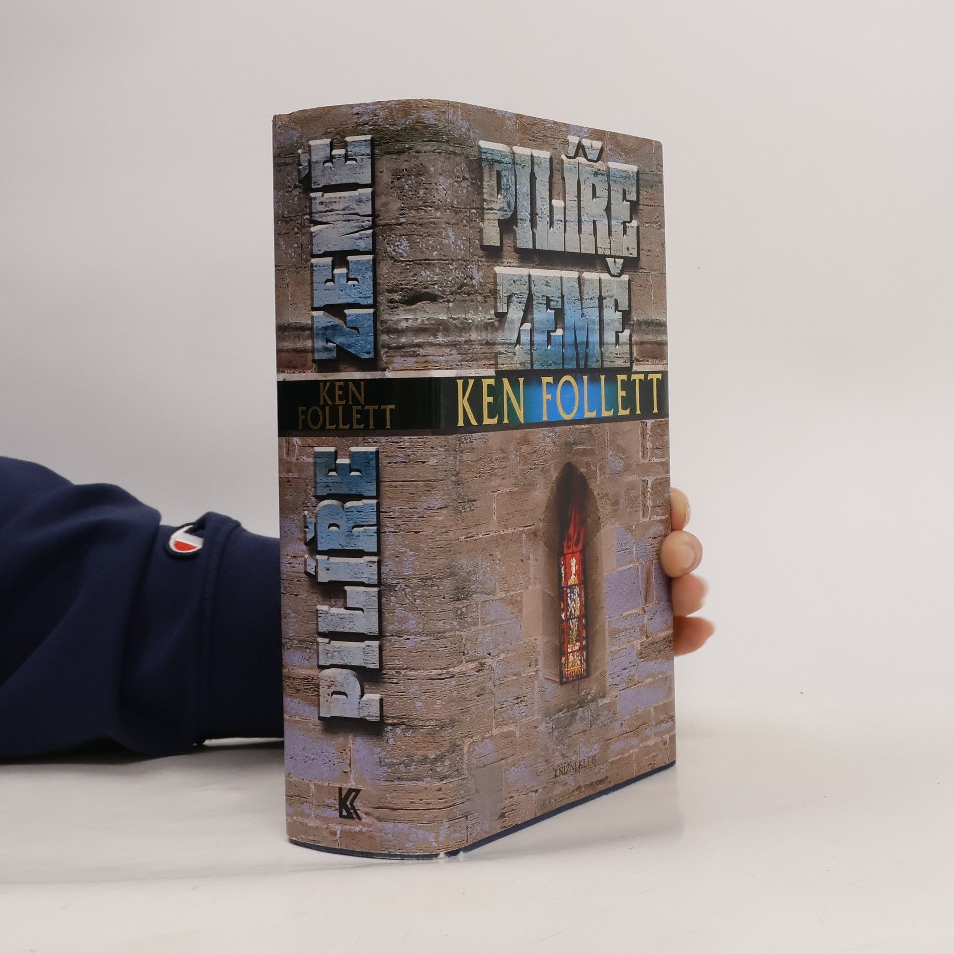 Ken Follett Pilíře země