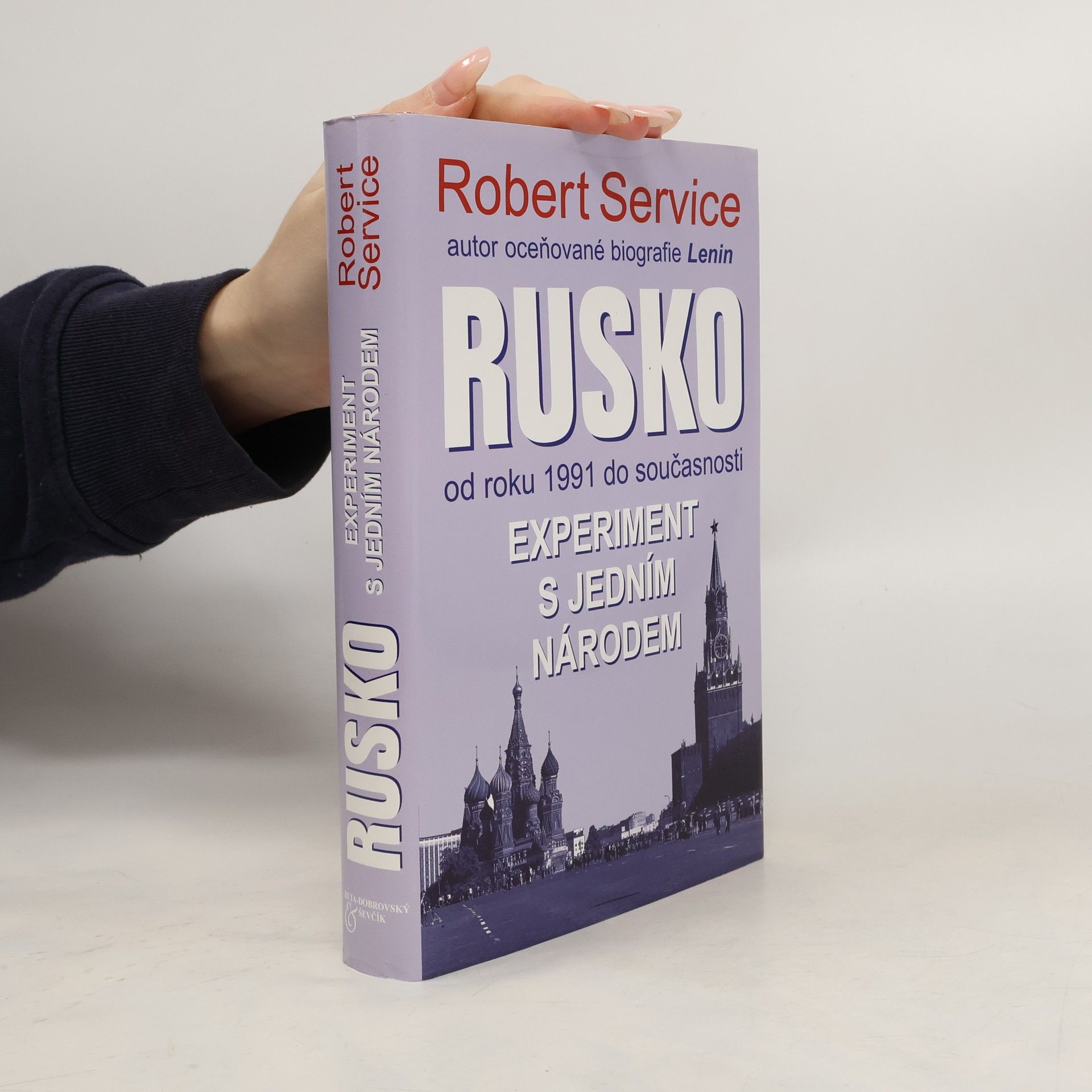 Robert Service Rusko. Experiment s jedním národem
