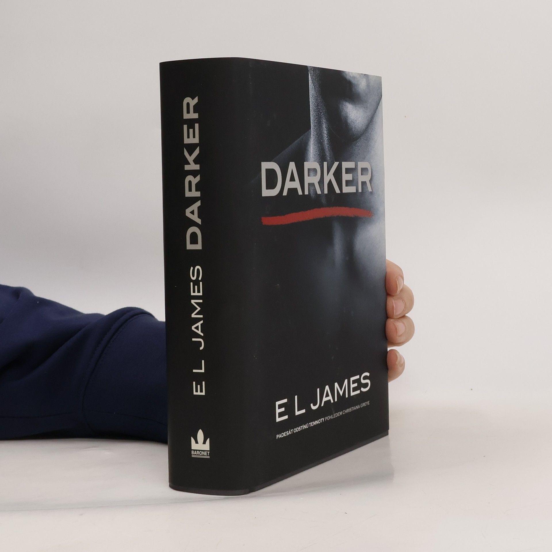 E. L. James Darker. Padesát odstínů temnoty pohledem Christiana Greye