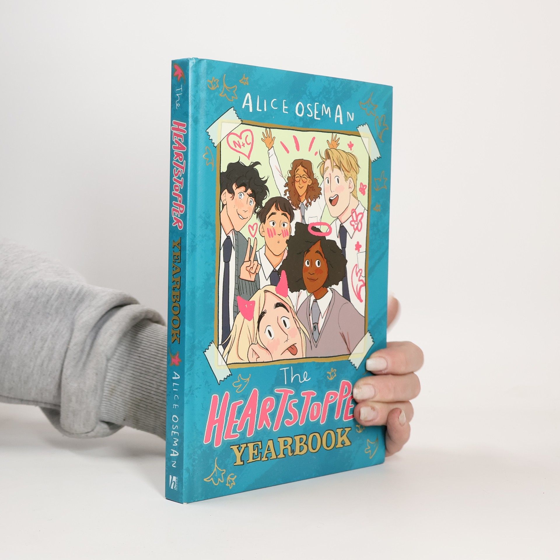 Alice Oseman The Heartstopper yearbook