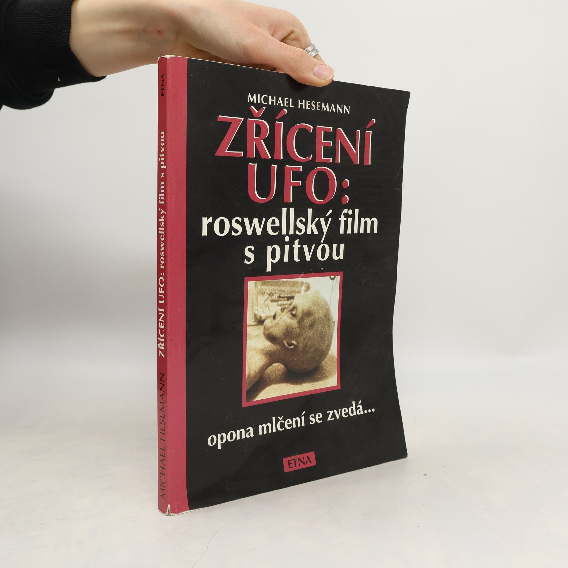 Zřícení UFO: roswellský film s pitvou