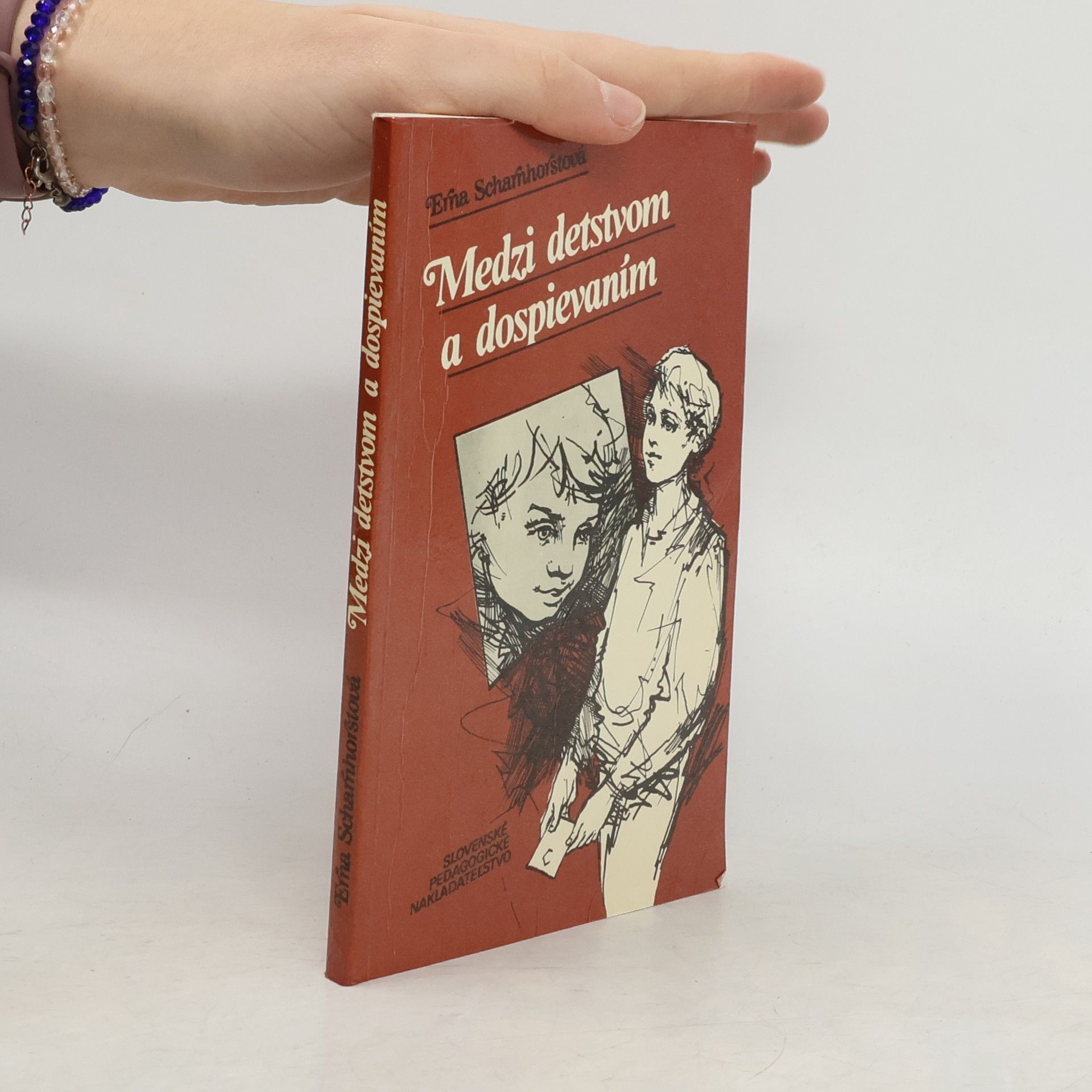 Erna Schamhorstová Medzi detstvom a dospievaním