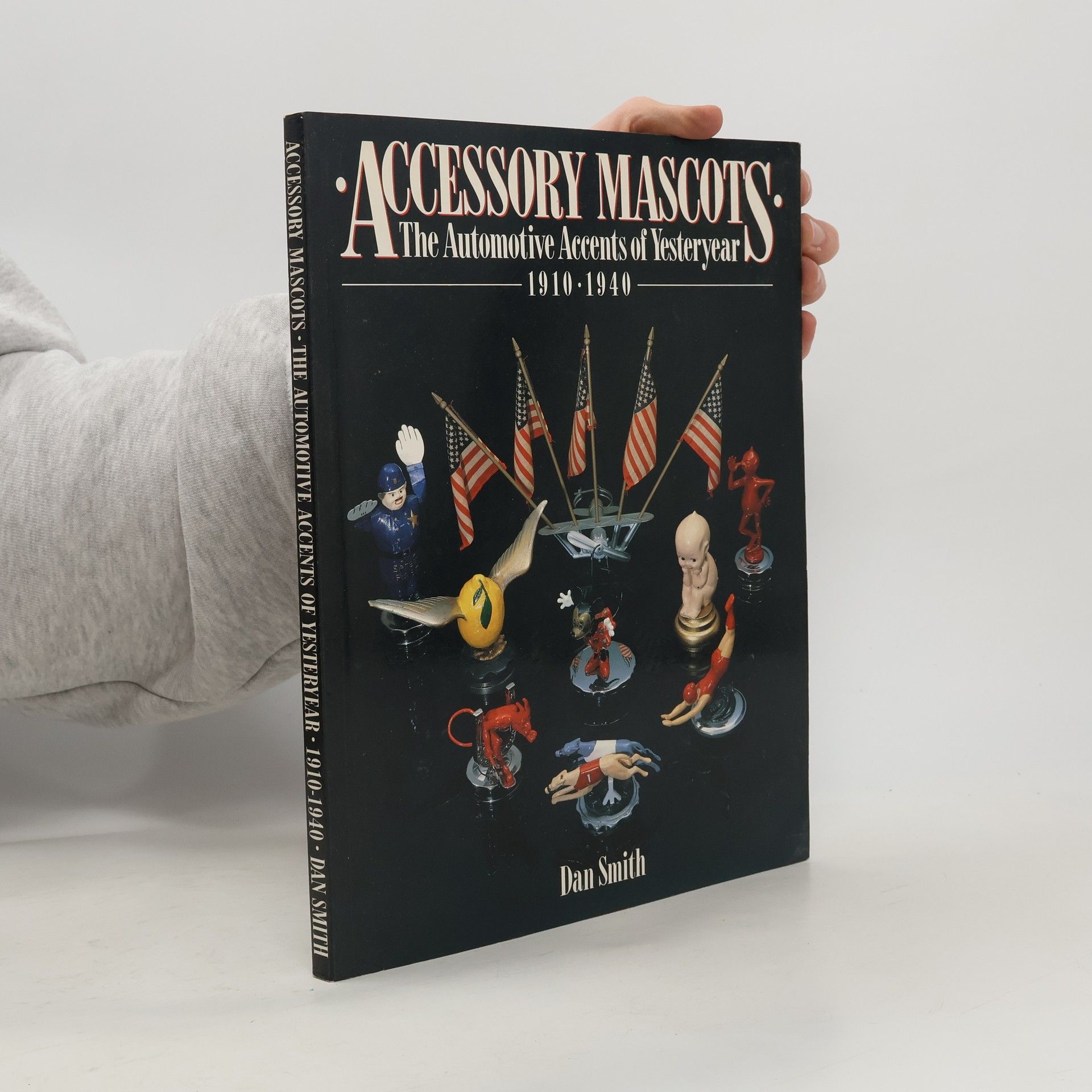 Daniel Smith Accessory Mascots