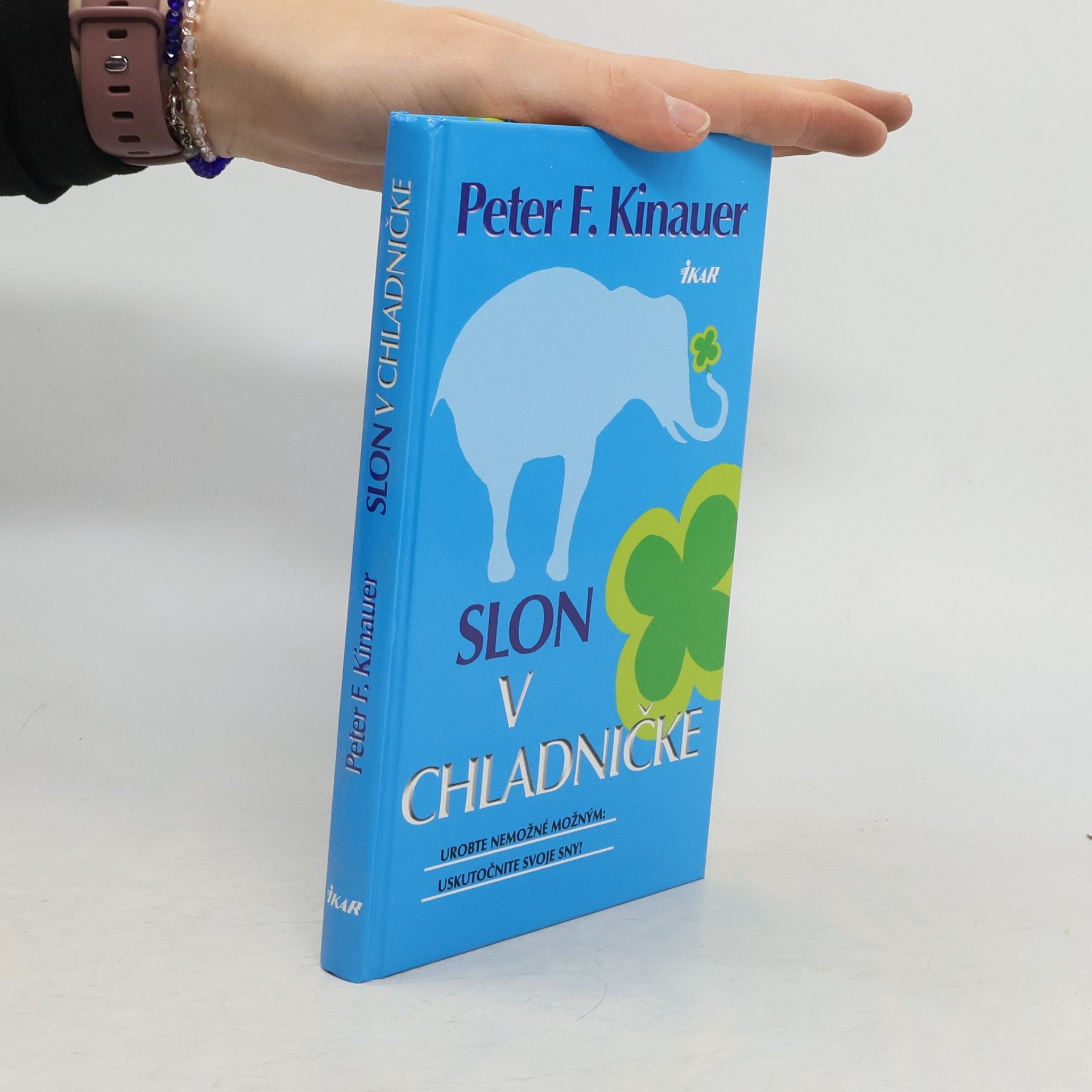 Peter F. Kinauer Slon v chladničke