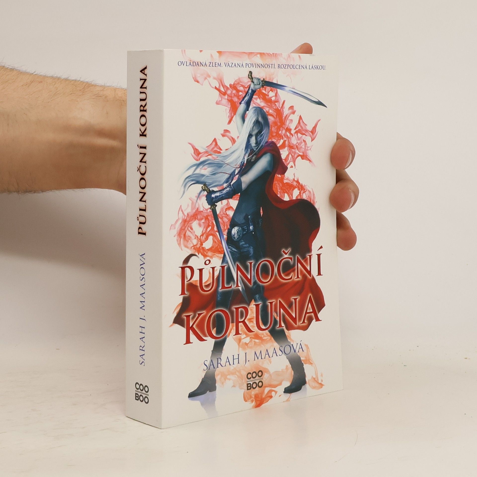 Sarah J. Maas Půlnoční koruna