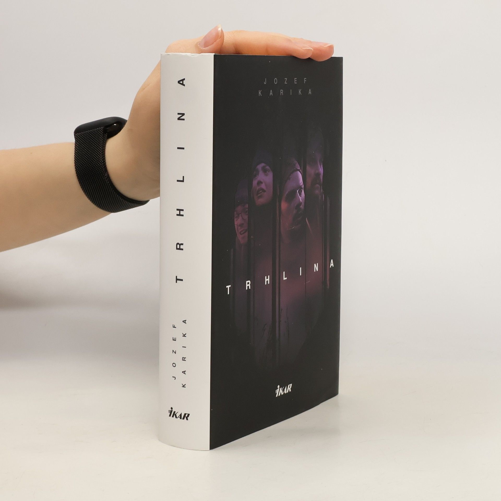 Jozef Karika Trhlina