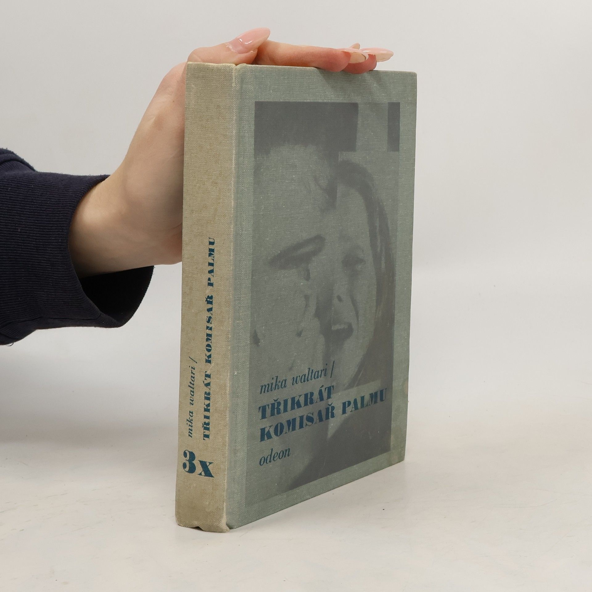 Mika Waltari Třikrát komisař Palmu