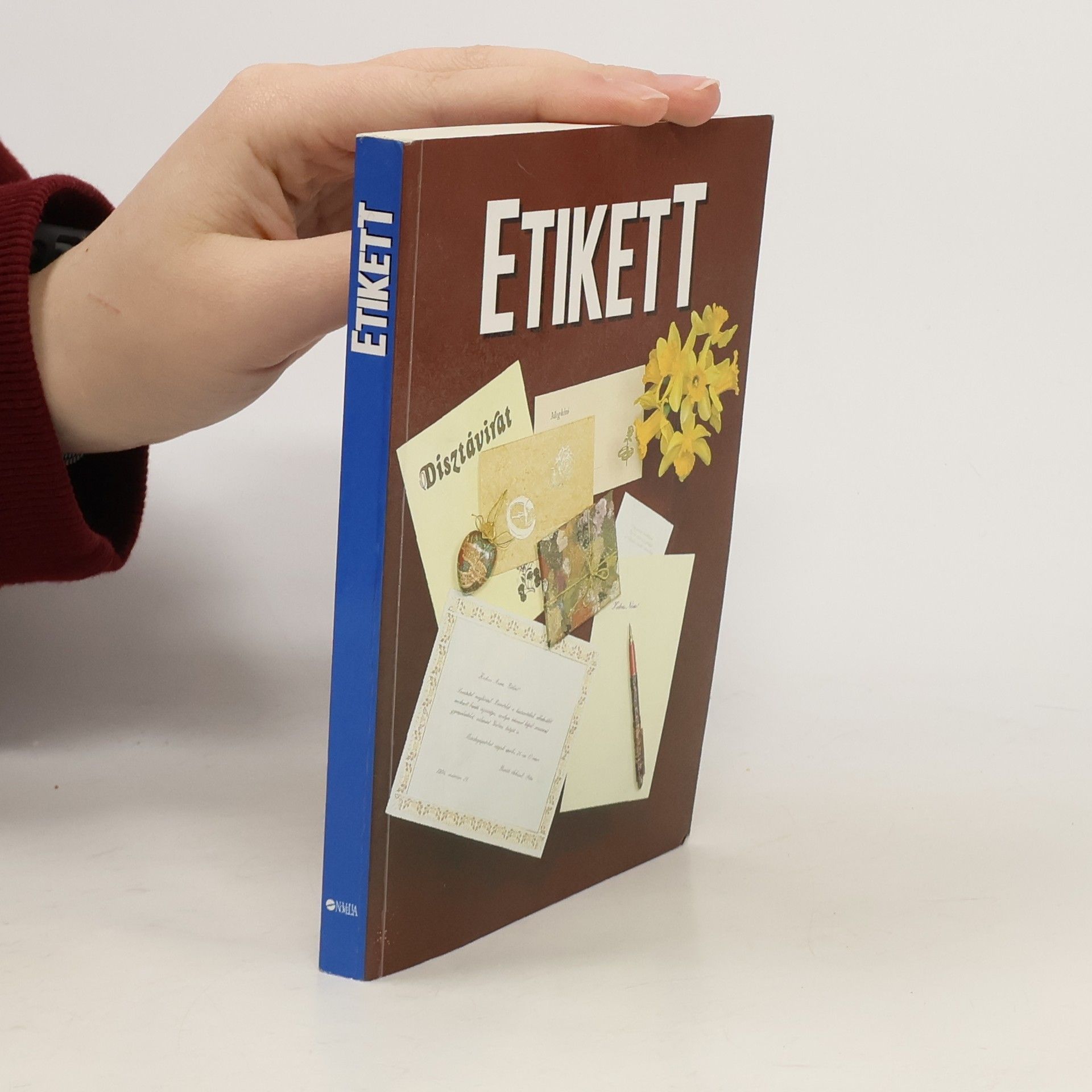 Adriana Hunter Etikett