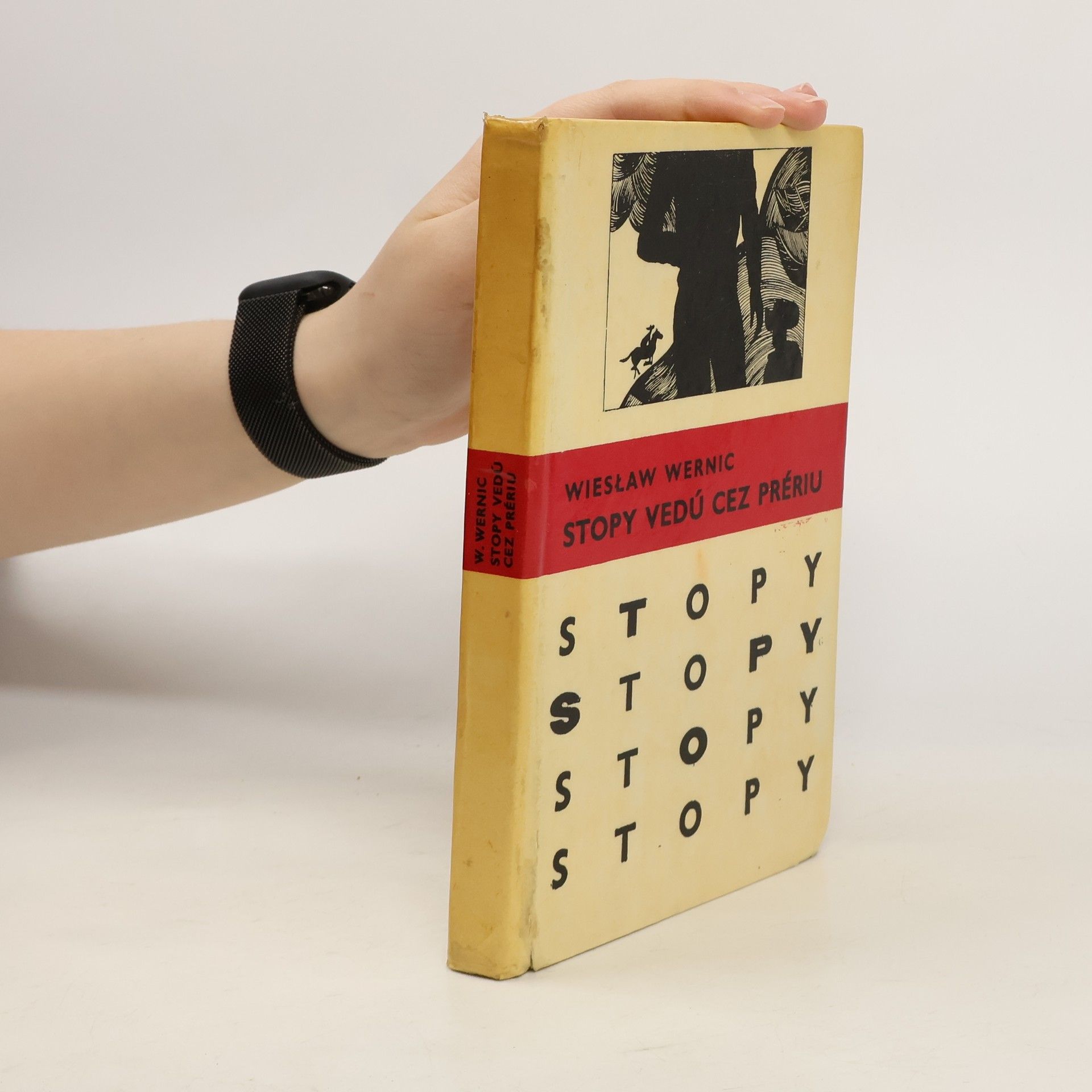 Stopy vedú cez prériu