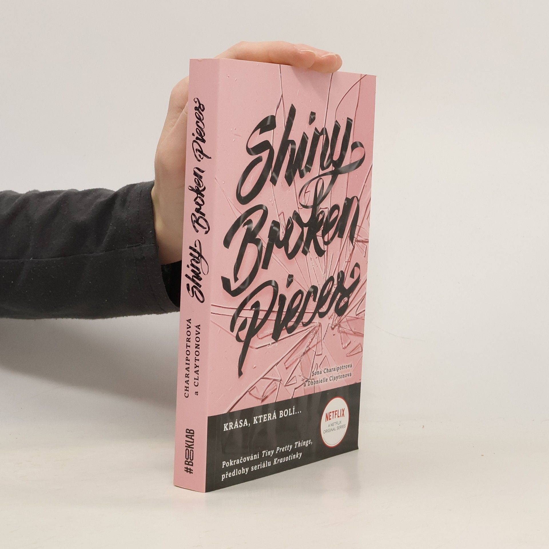 Sona Charaipotra Shiny broken pieces