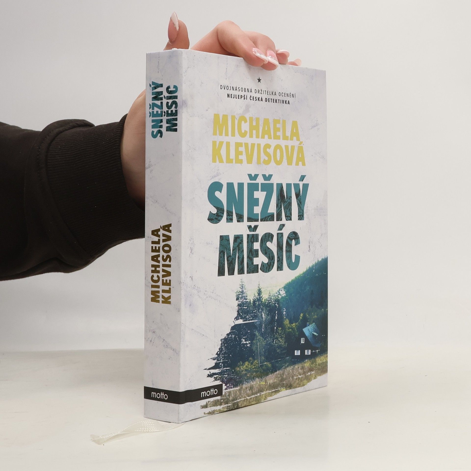 Michaela Klevisová Sněžný měsíc