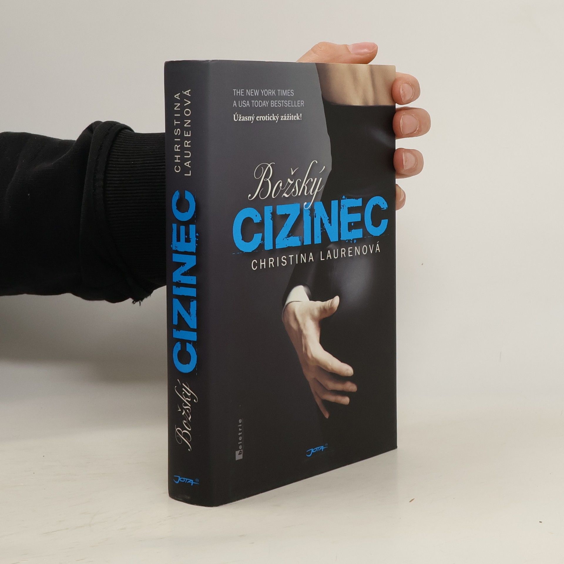 Christina Lauren Božský cizinec