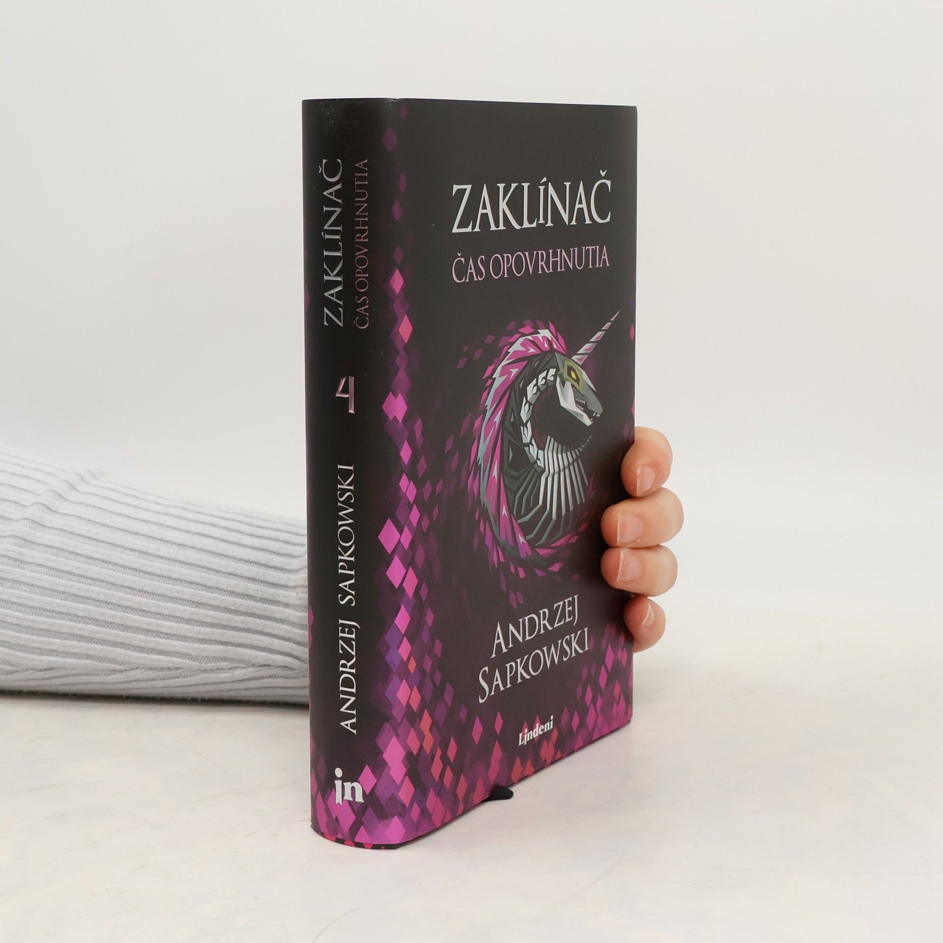 Andrzej Sapkowski Zaklínač IV. - čas opovrhnutia