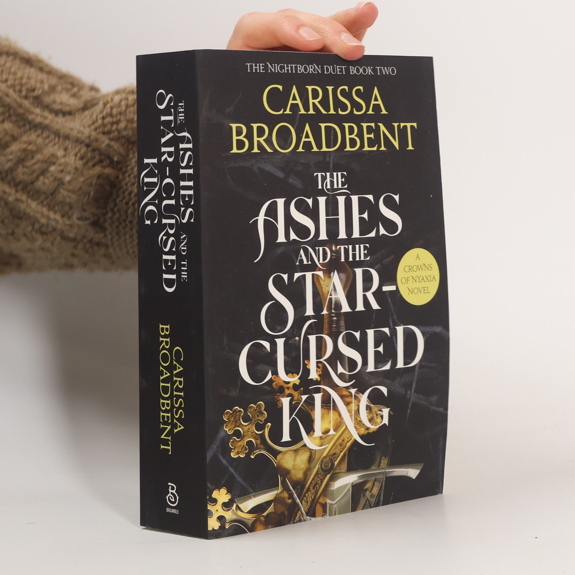 Carissa Broadbent The Ashes and the Star-Cursed King