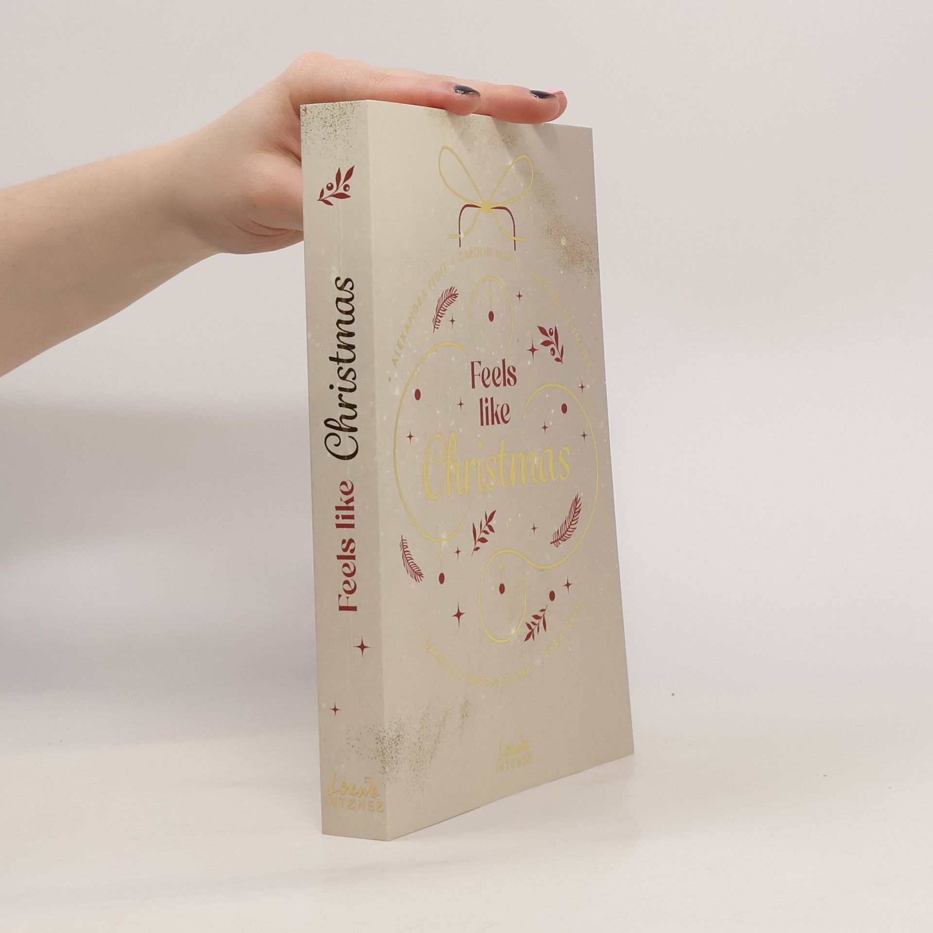 Gabriella Santos de Lima Feels like Christmas