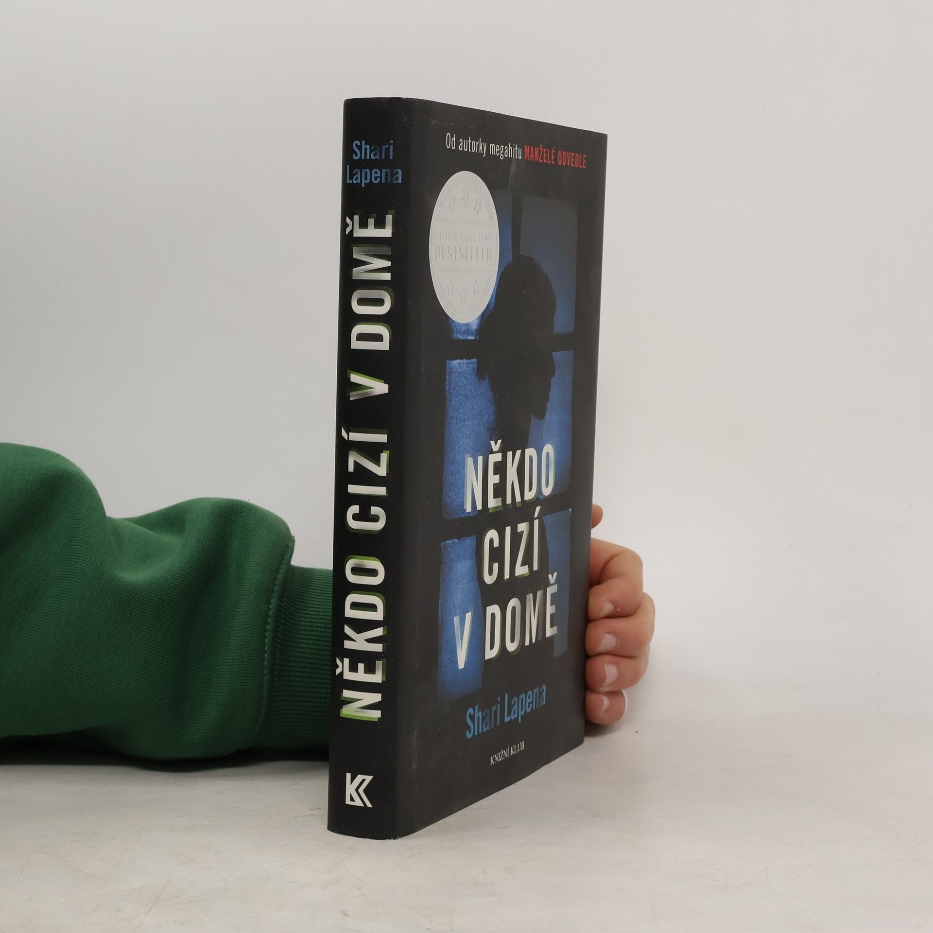 Shari Lapena Někdo cizí v domě