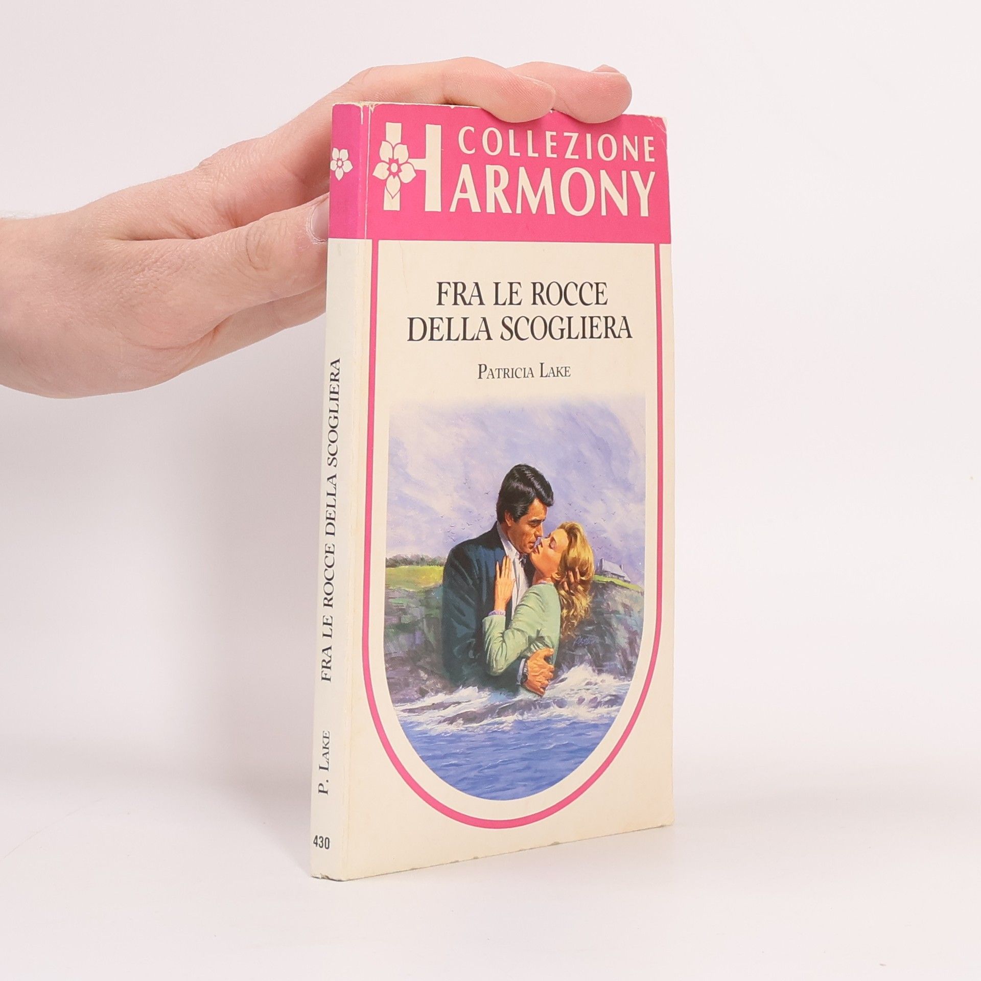 Fra le rocce della scogliera