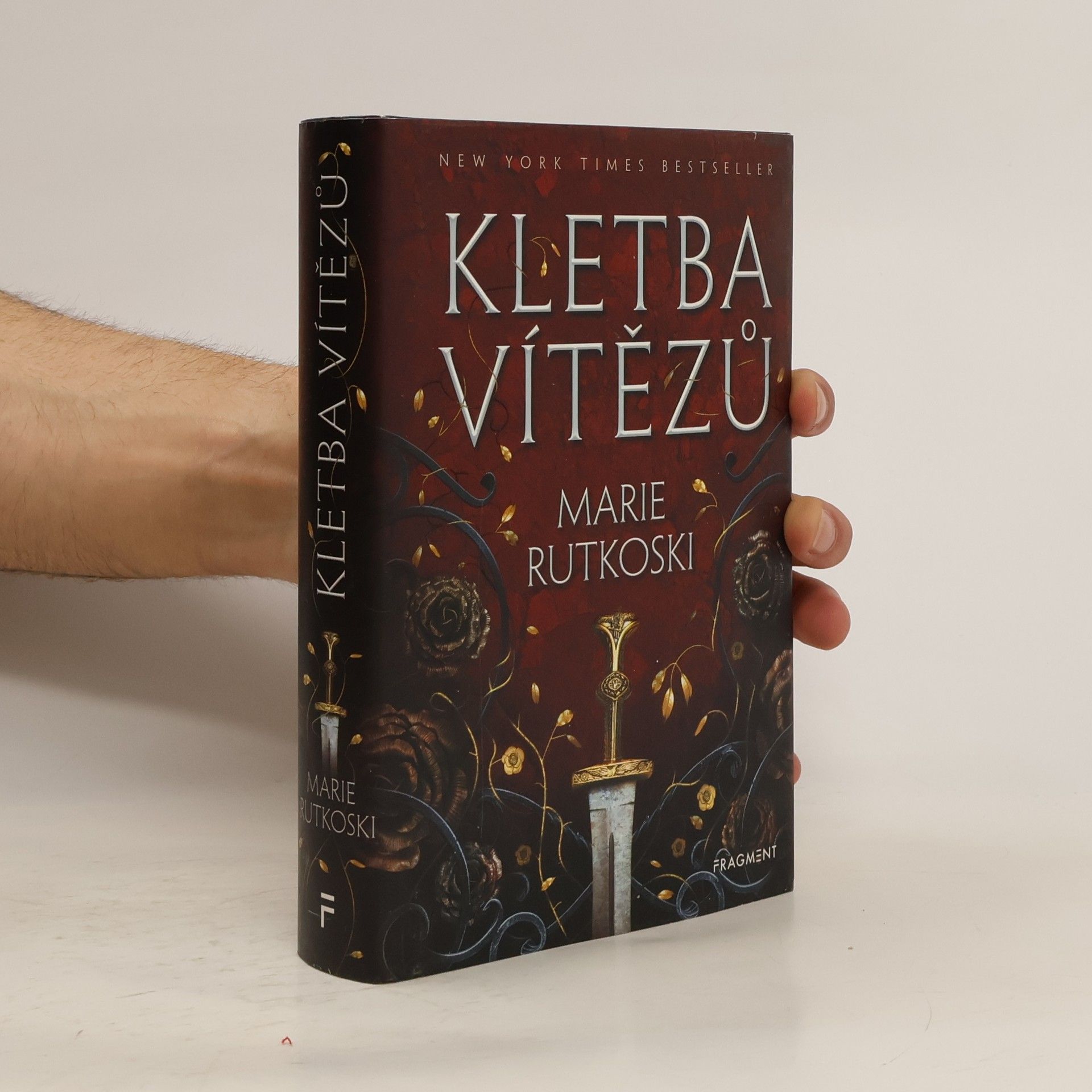 Marie Rutkoski Kletba vítězů