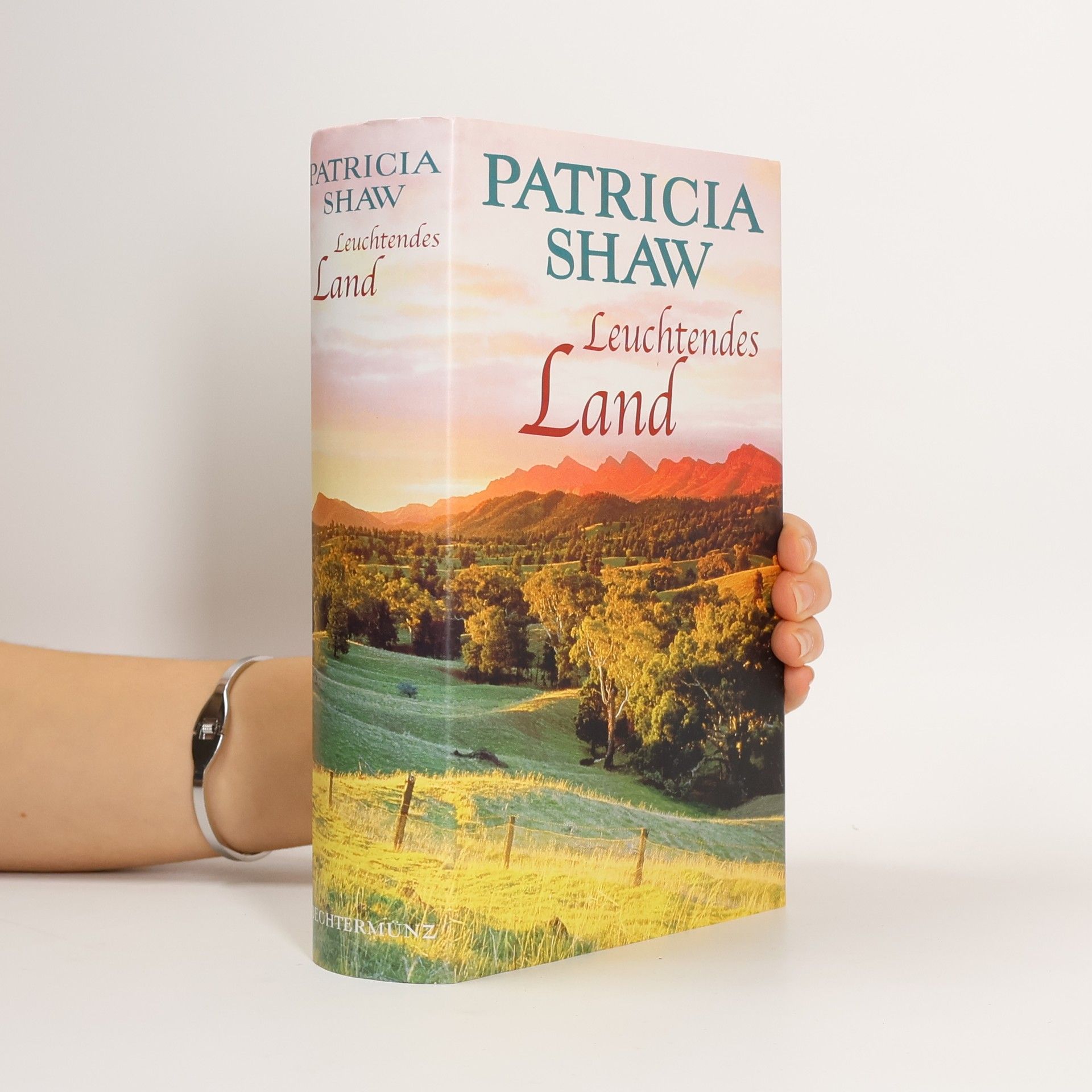 Patricia Shaw Leuchtendes Land