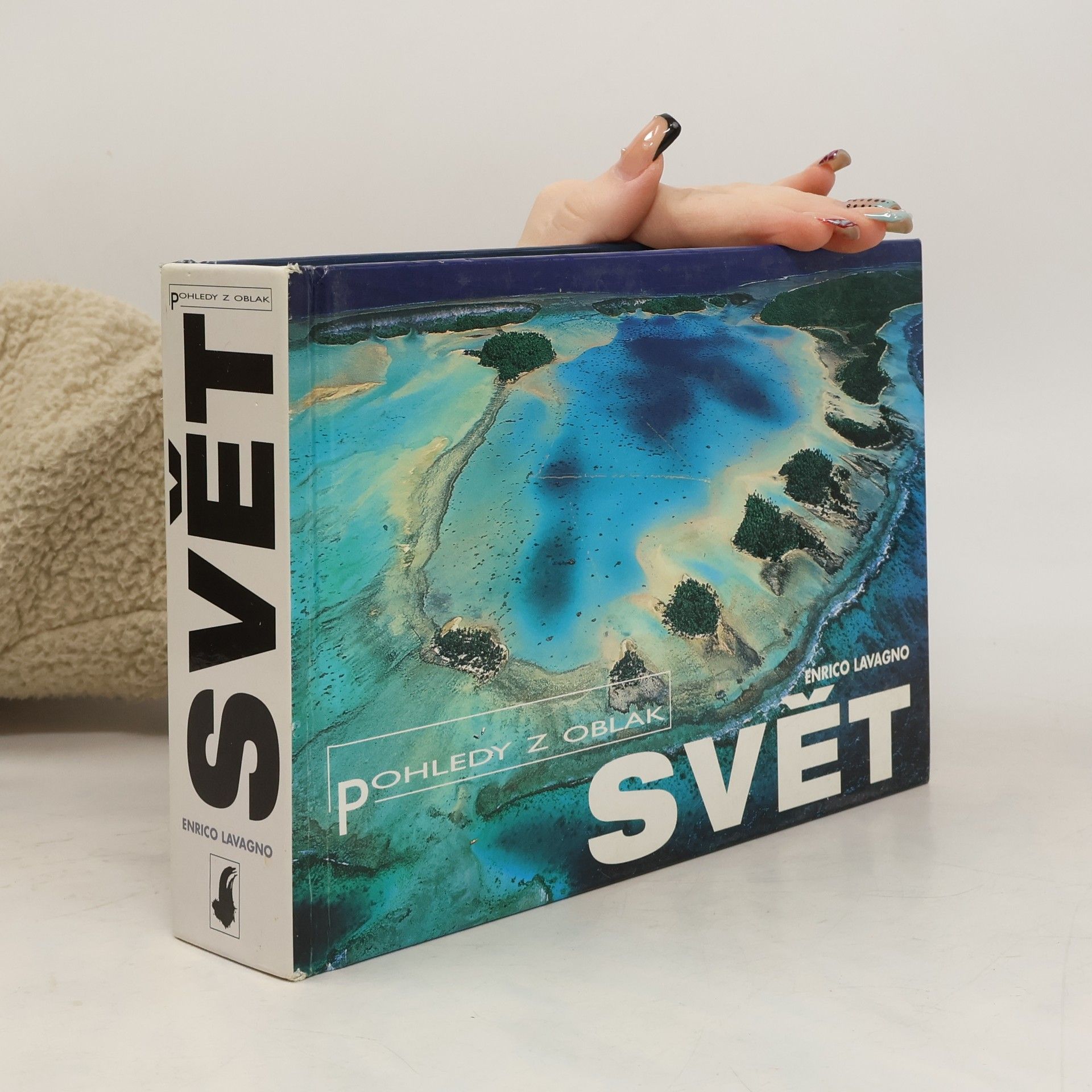 Svět - pohledy z oblak