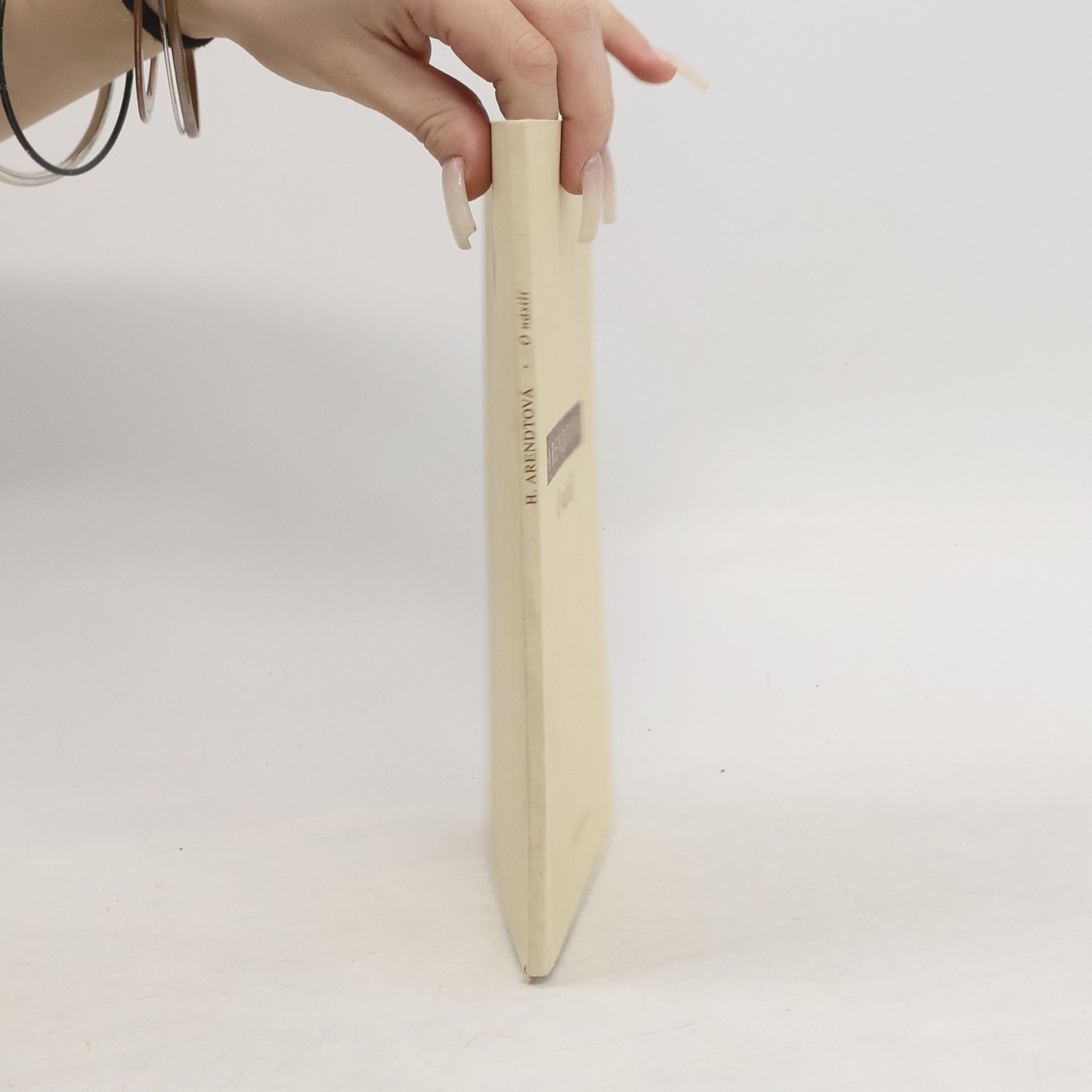 Hannah Arendt O násilí