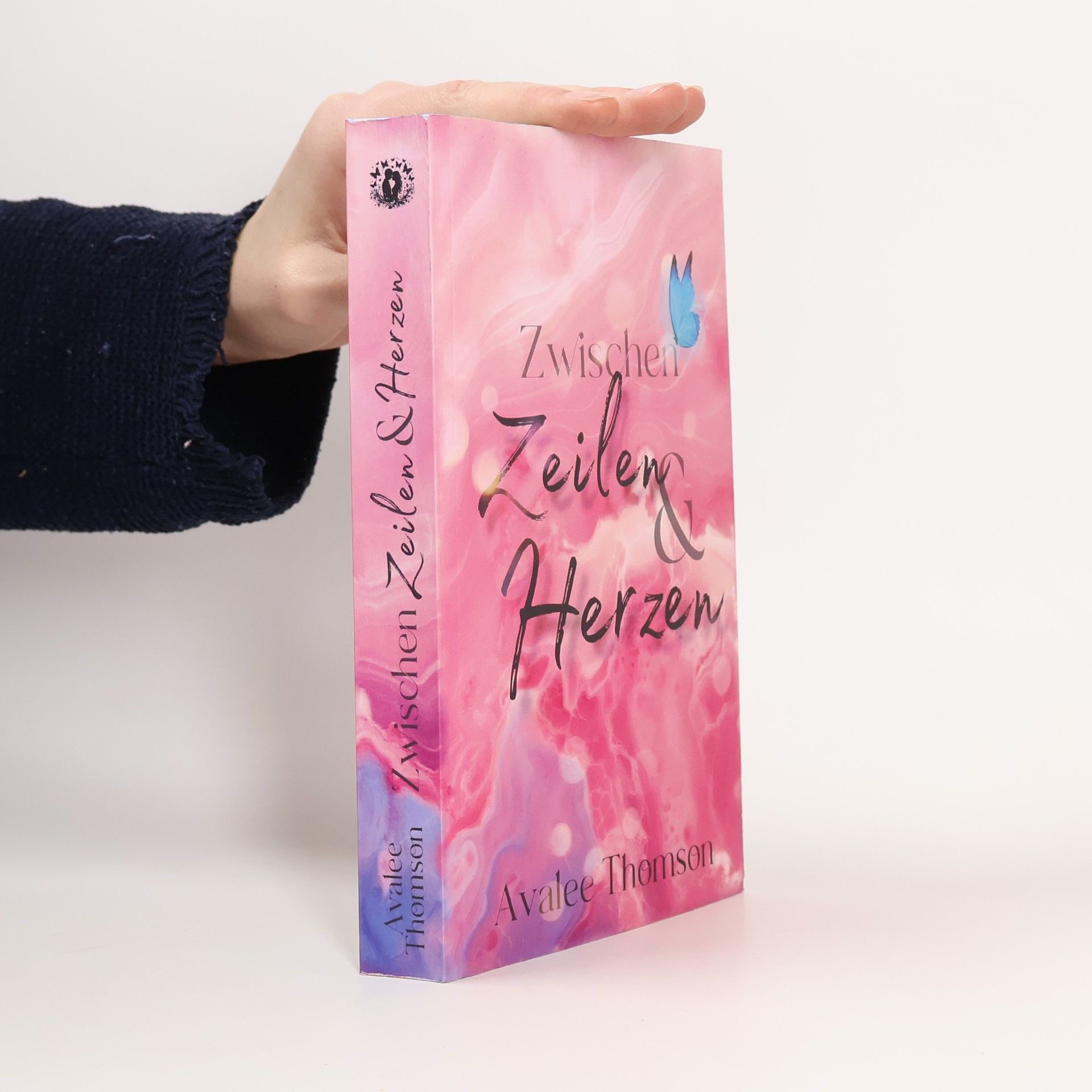 Avalee Thomson Zwischen-Reihe - 1: Zwischen Zeilen und Herzen