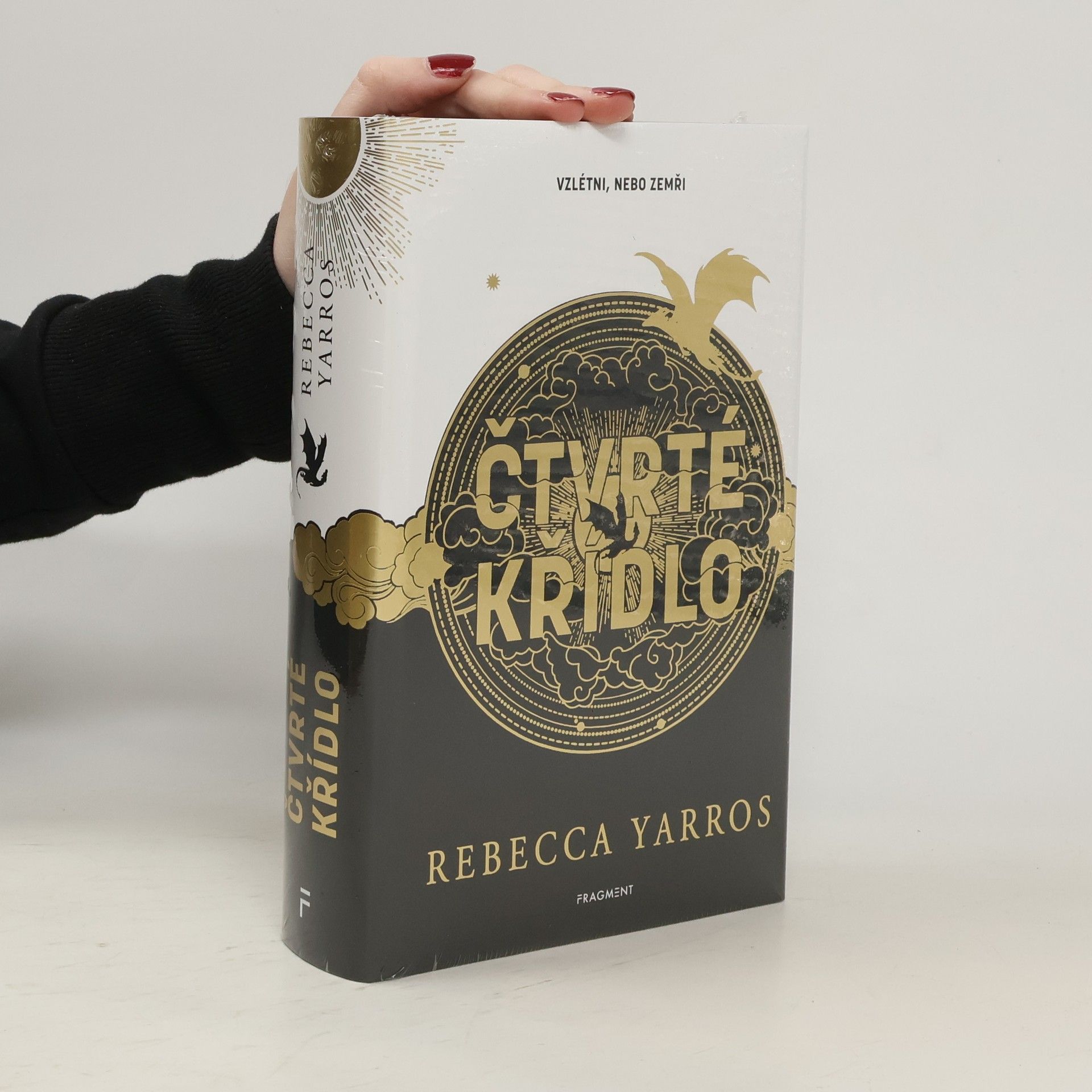 Rebecca Yarros Čtvrté křídlo