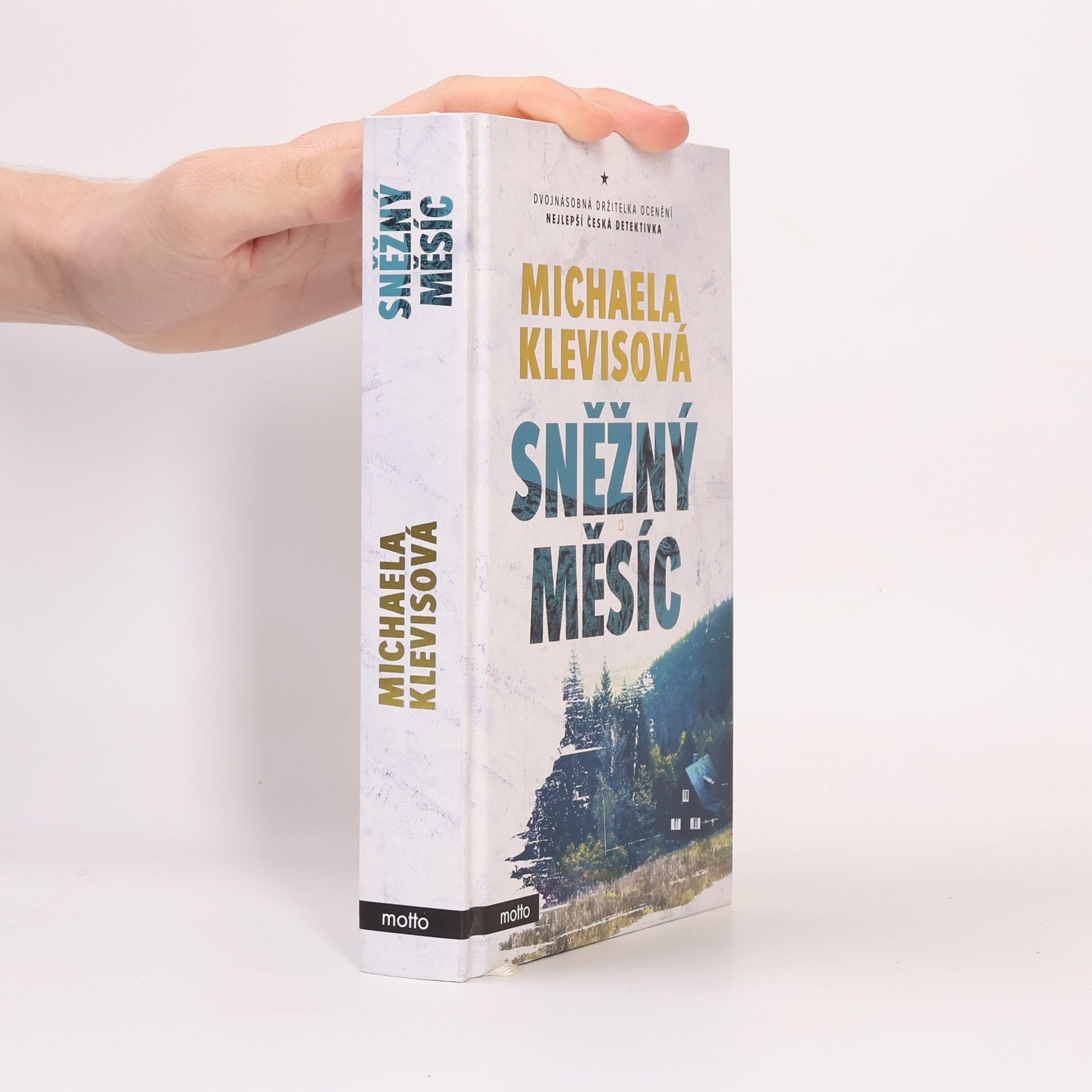 Michaela Klevisová Sněžný měsíc