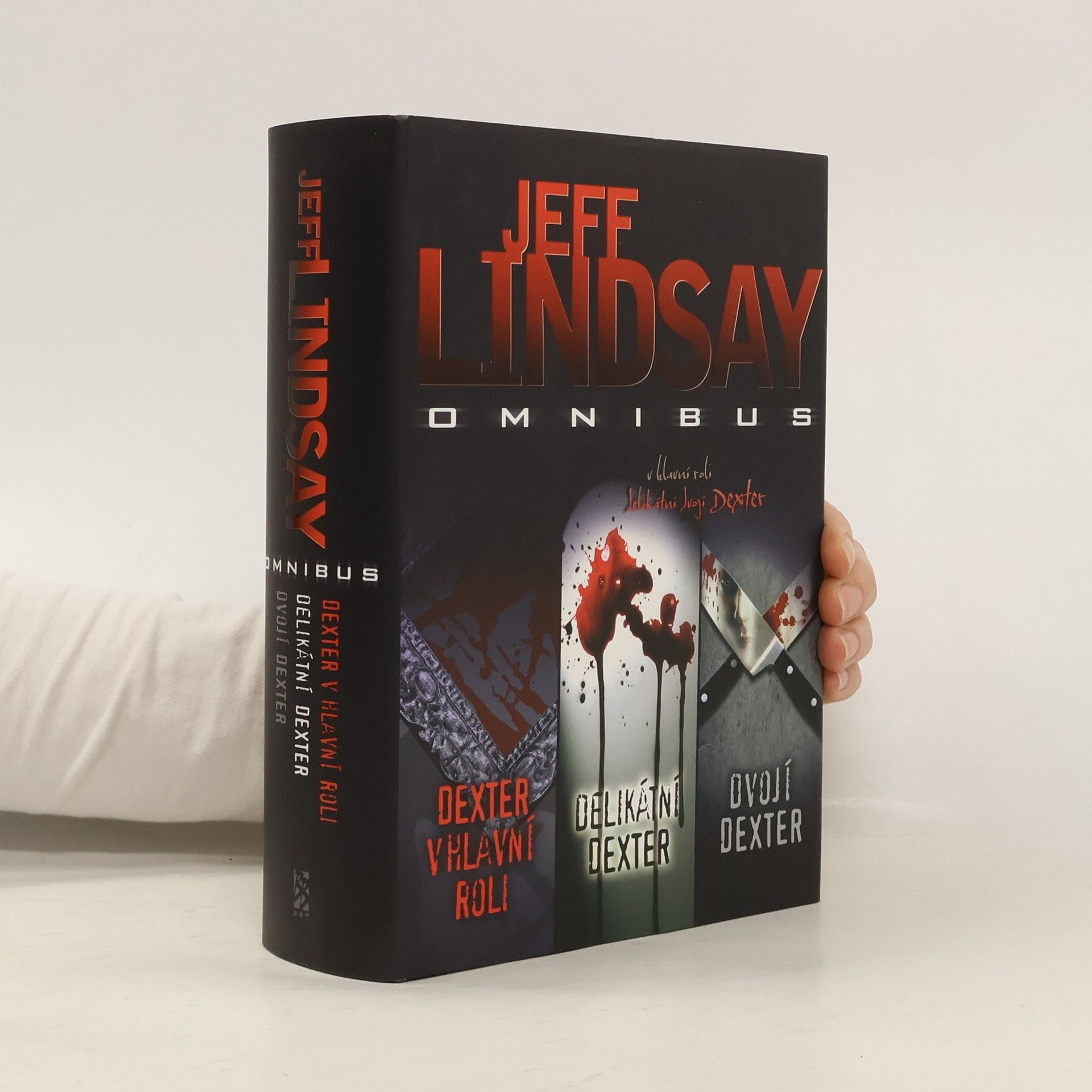 Dexter v hlavní roli. Delikátní Dexter. Dvojí Dexter