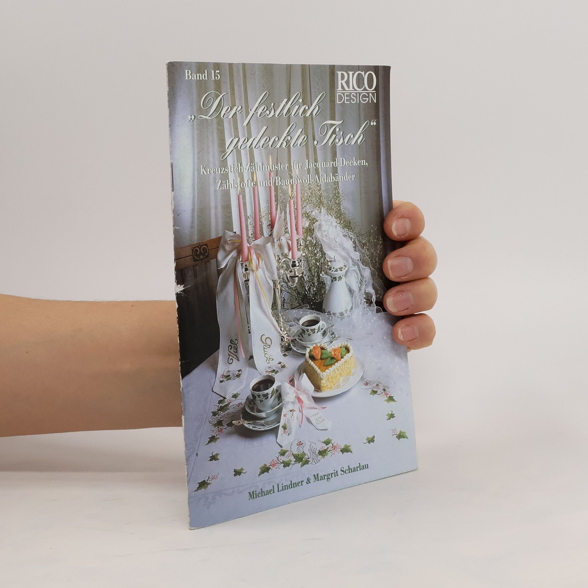 Der festlich gedeckte Tisch