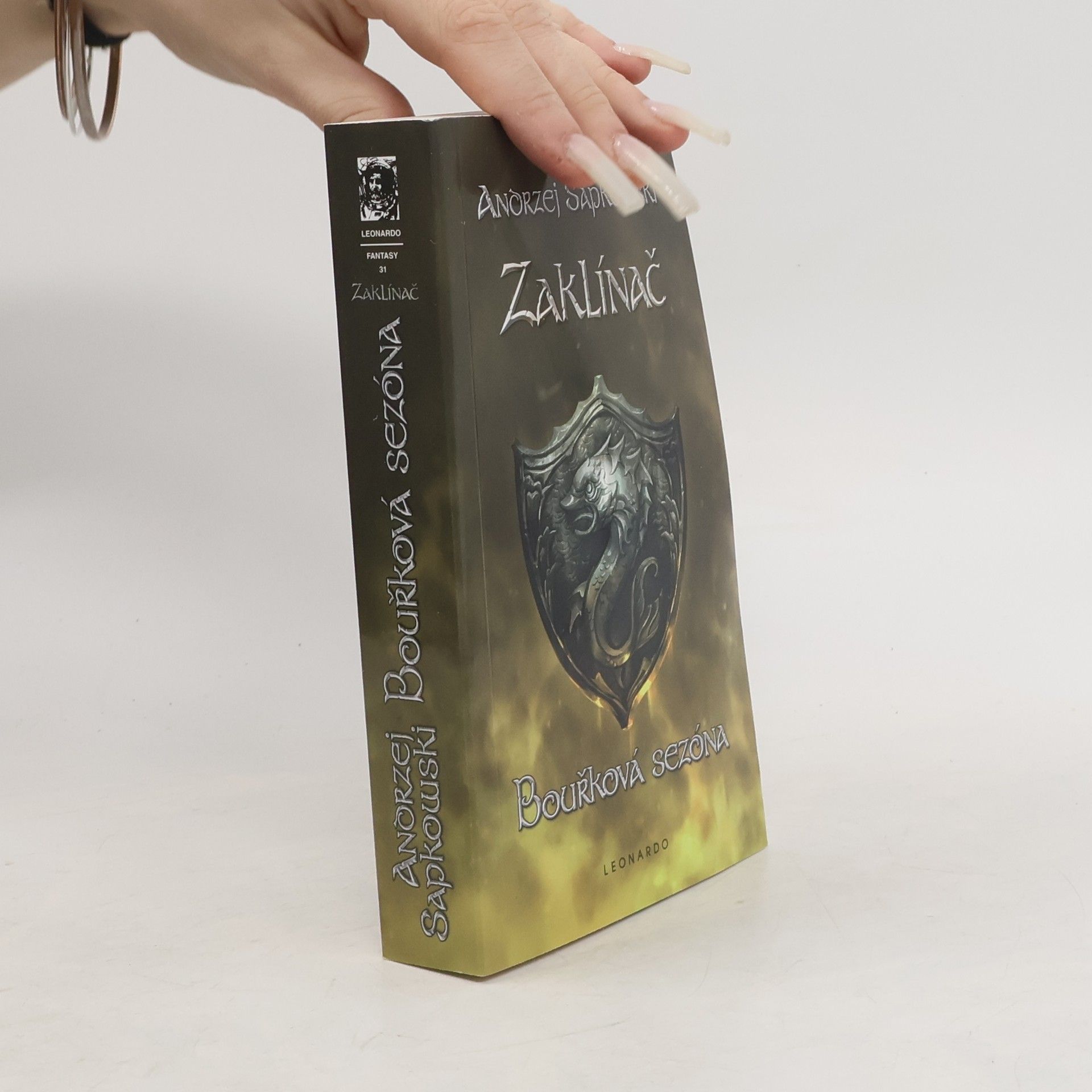Andrzej Sapkowski Zaklínač - Bouřková sezóna