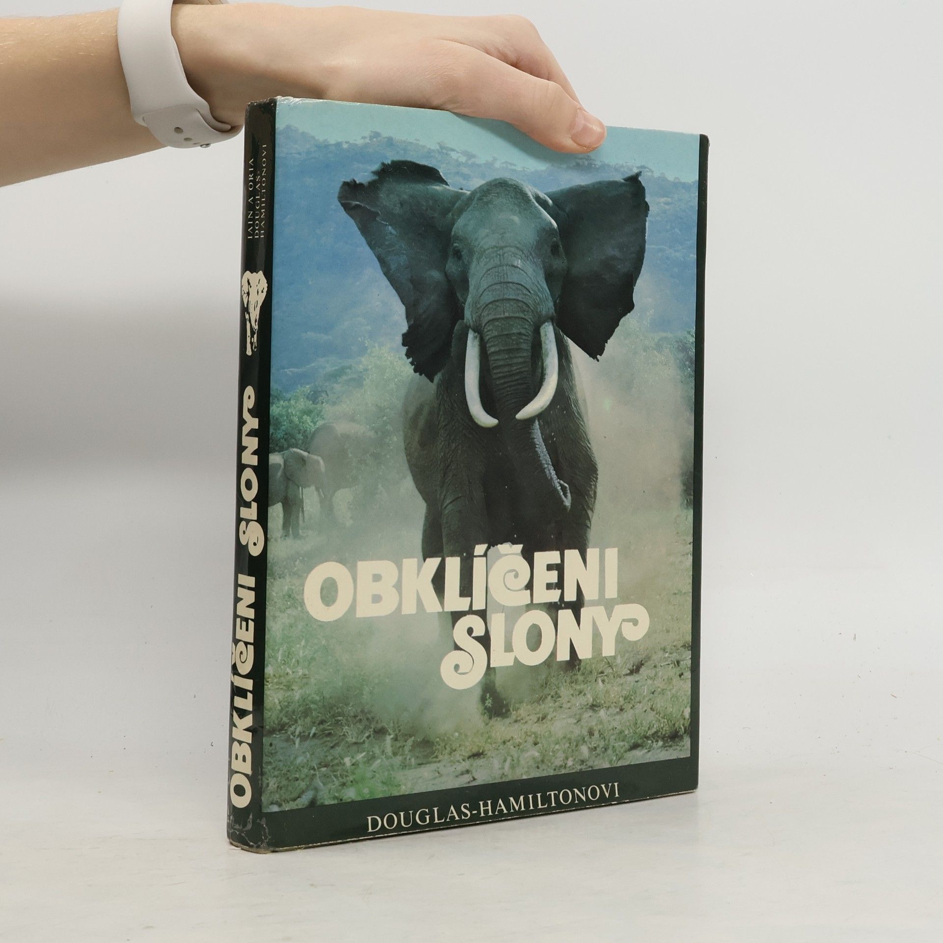 Ian Douglas-Hamilton Obklíčeni slony