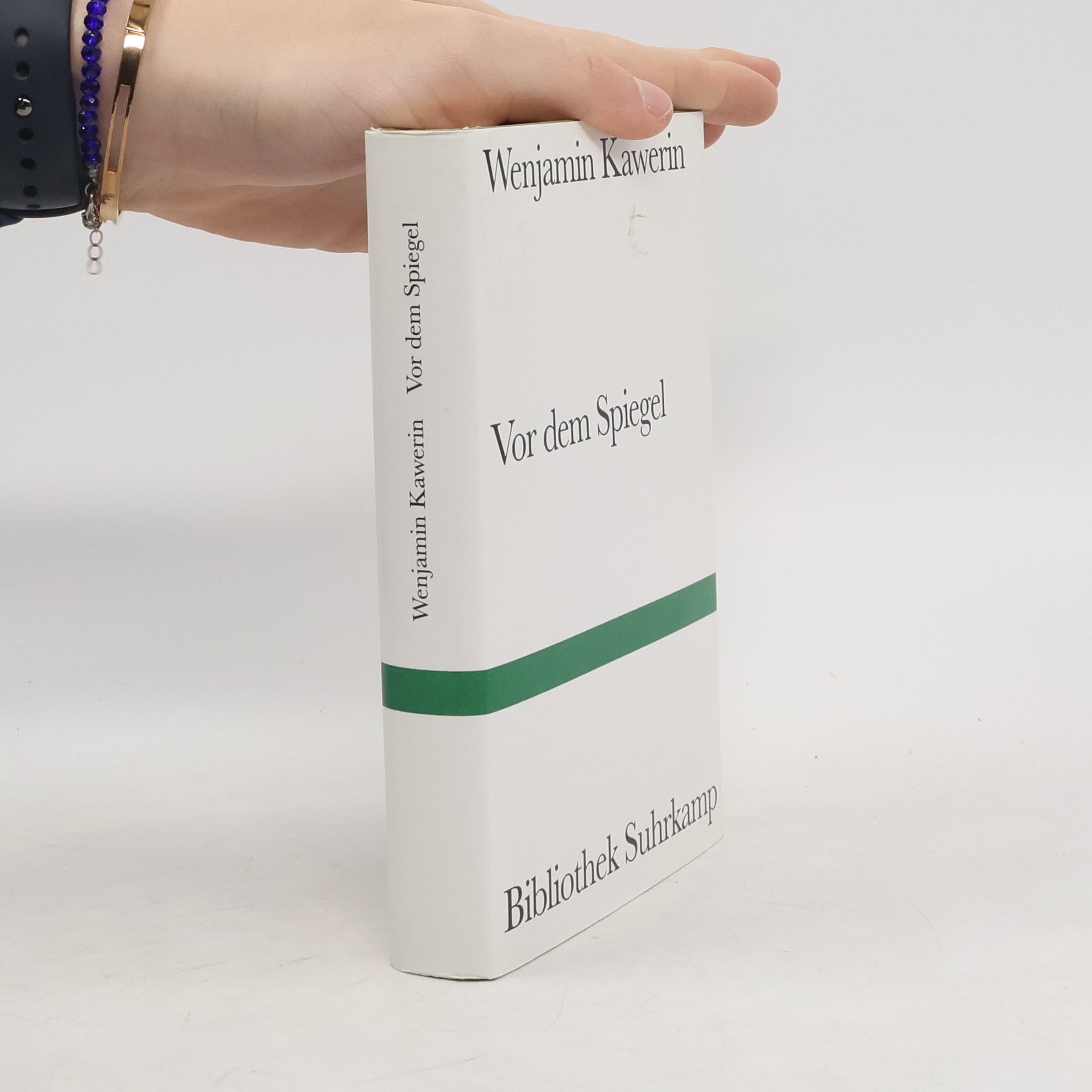 Weniamin Kawerin Vor dem Spiegel