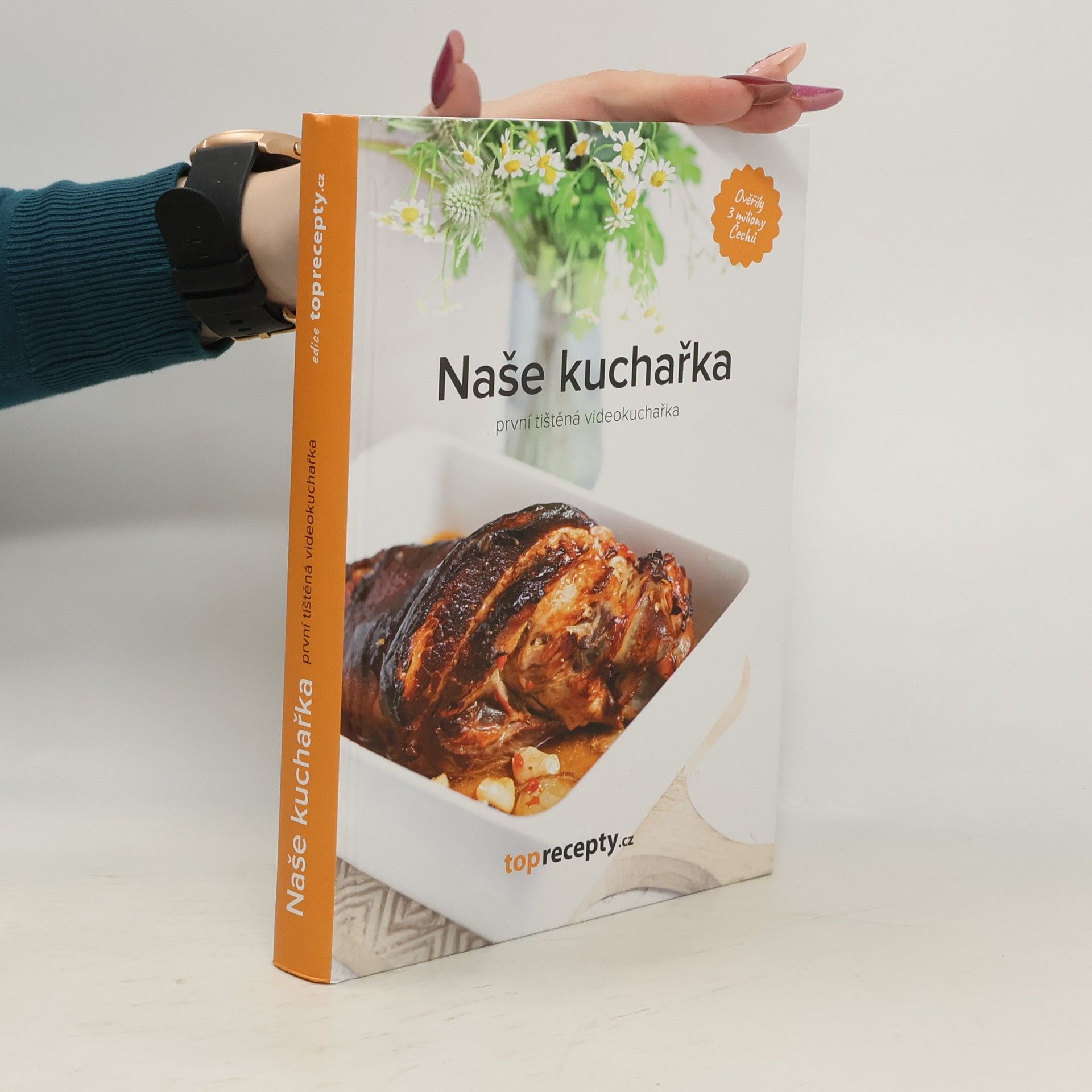 Autorenkollektiv Naše kuchařka : první tištěná videokuchařka