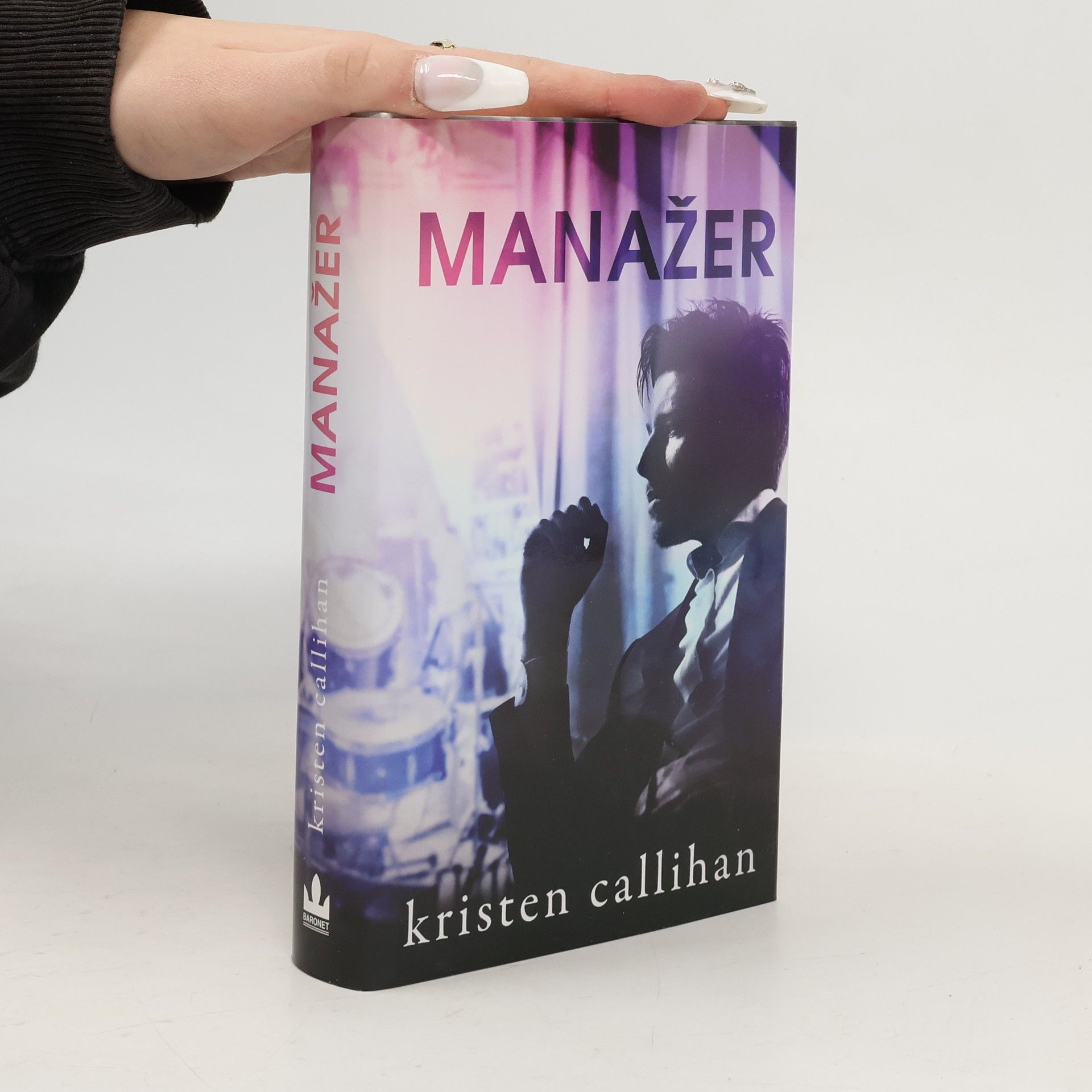 Kristen Callihan Manažer