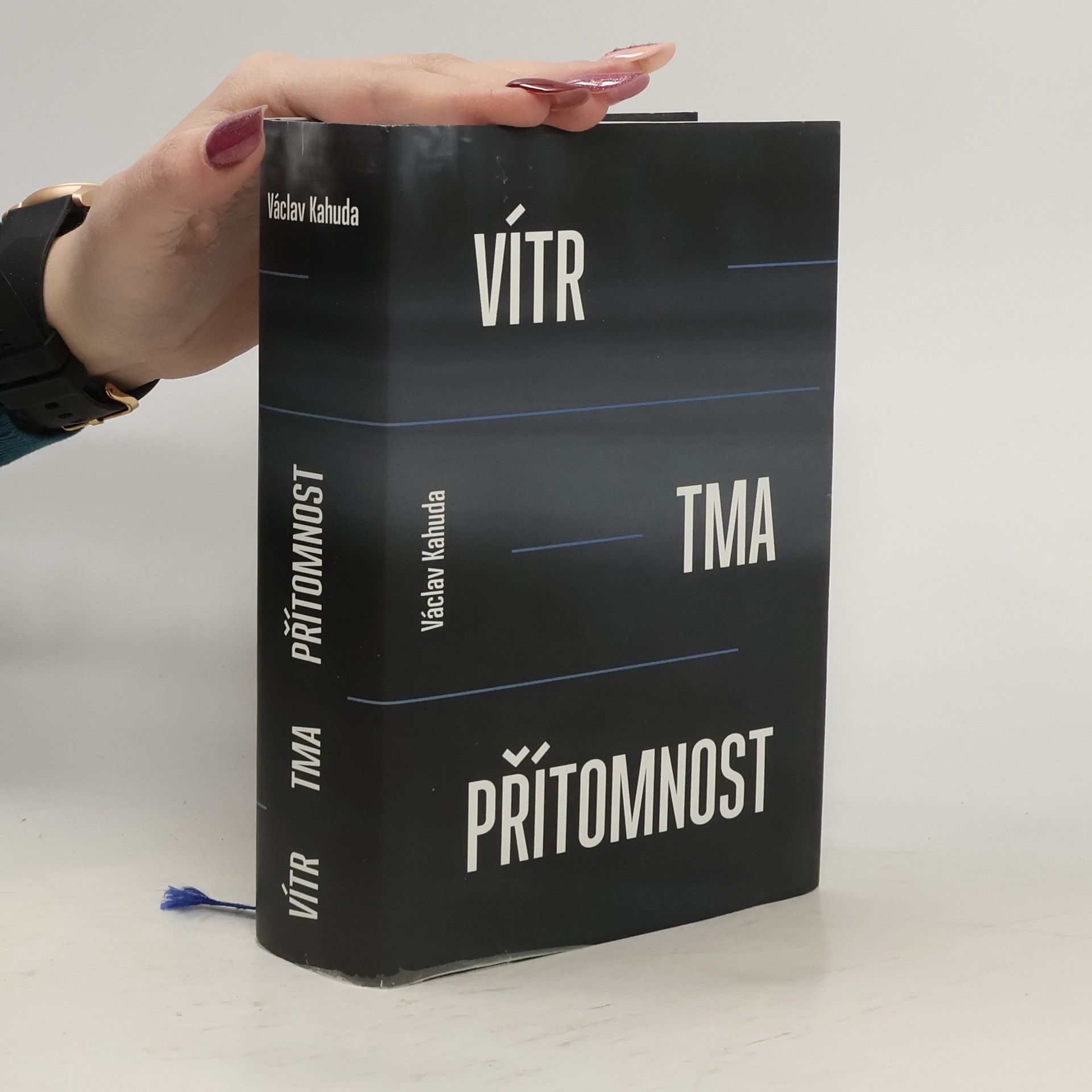 Václav Kahuda Vítr, tma, přítomnost