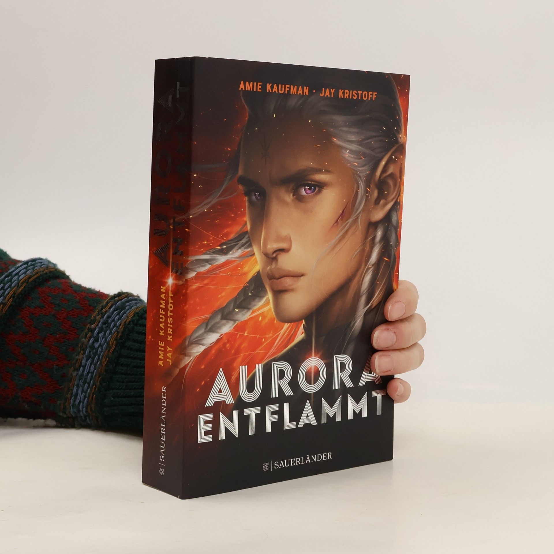 Amie Kaufman Aurora Entflammt