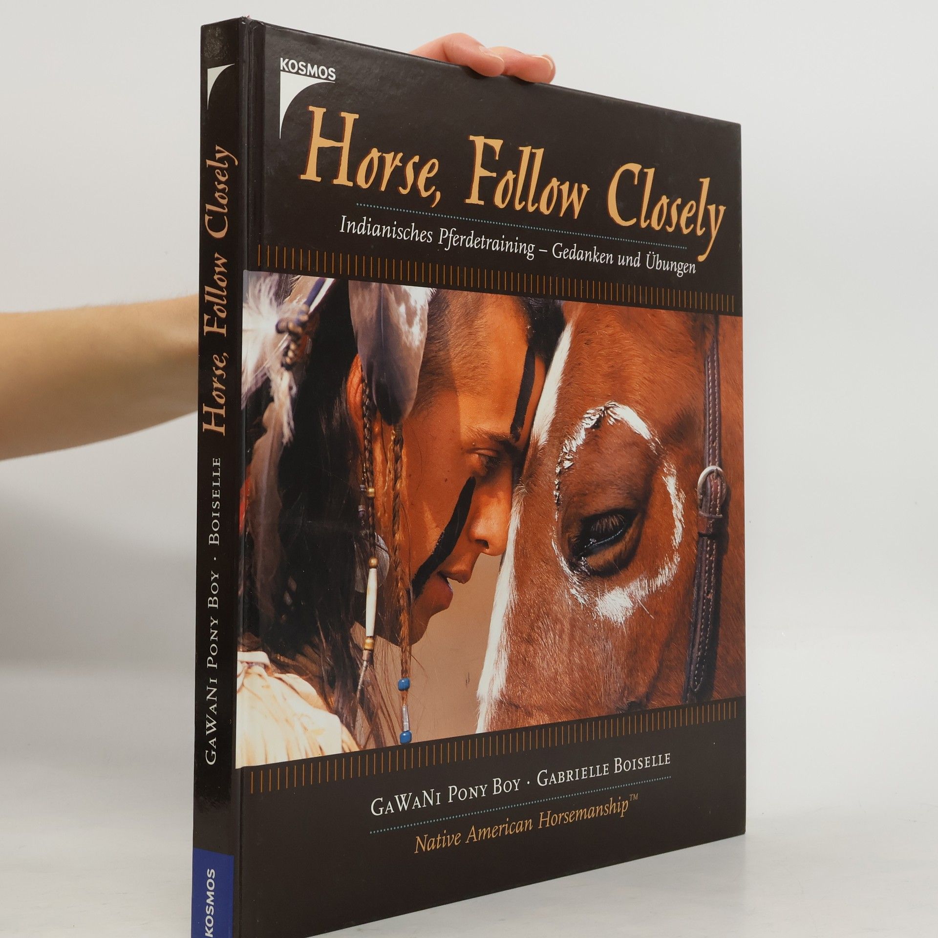 GaWaNi Pony Boy Horse, follow closely