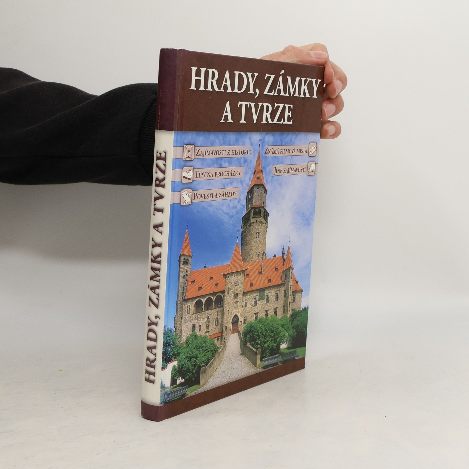 P. David Hrady, zámky a tvrze