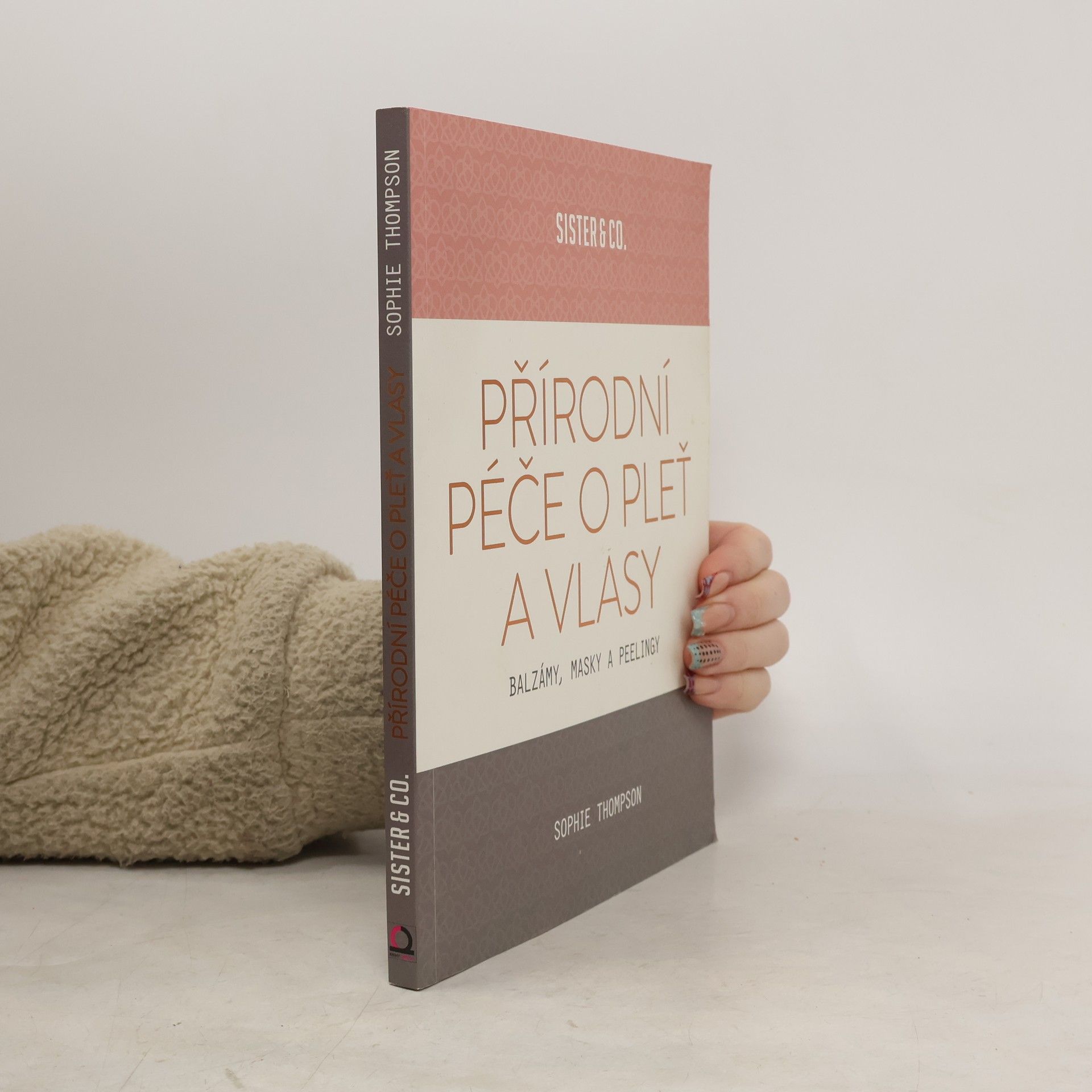 Sophie Thompson Přírodní péče o pleť a vlasy