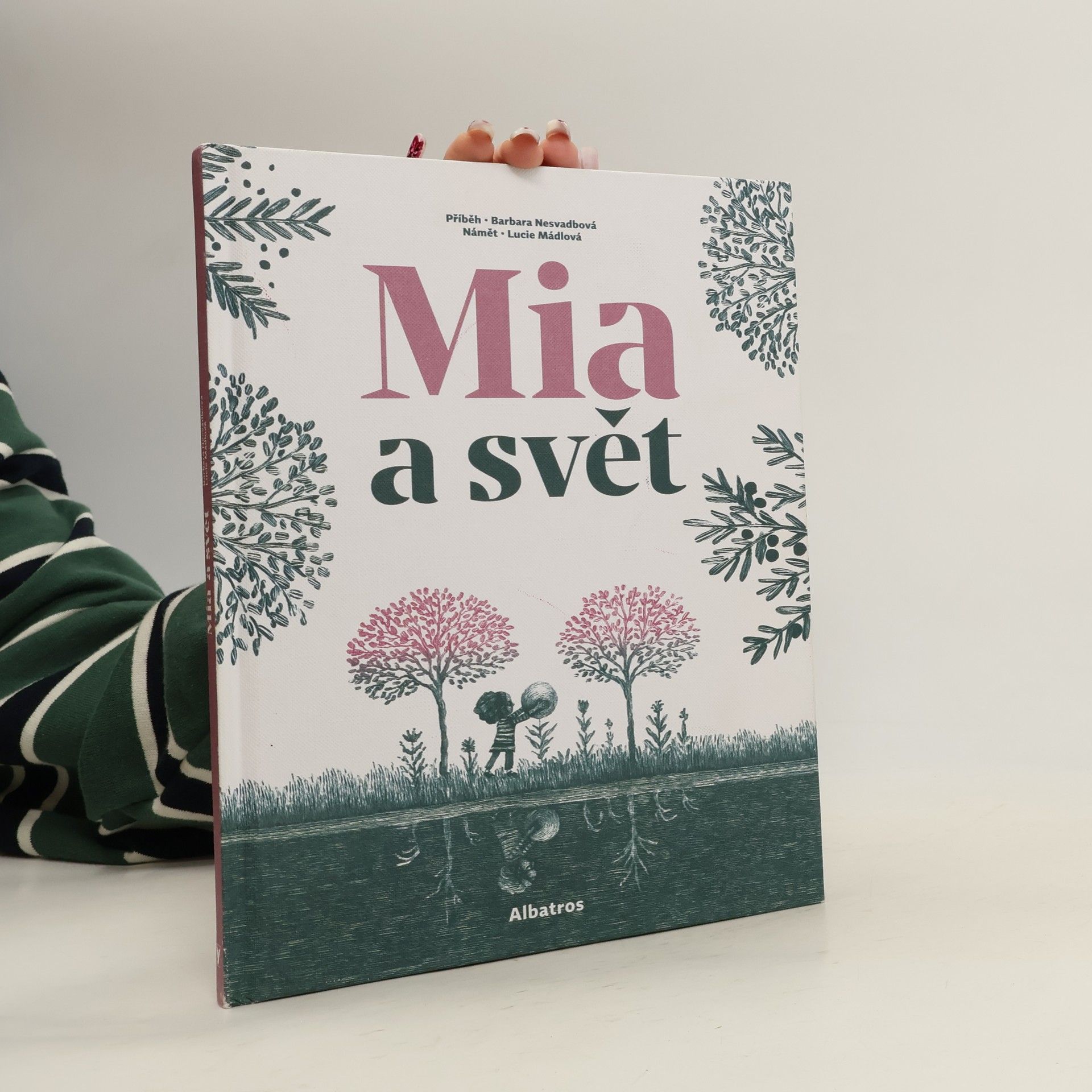 Bára Nesvadbová Mia a svět