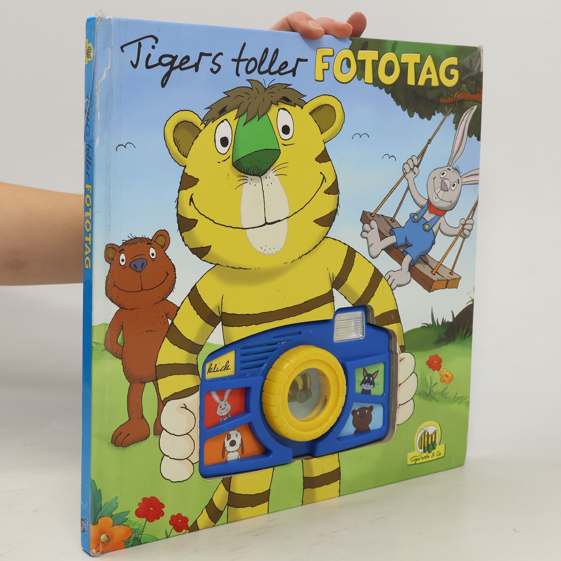 Various authors Tigers foller Fototag