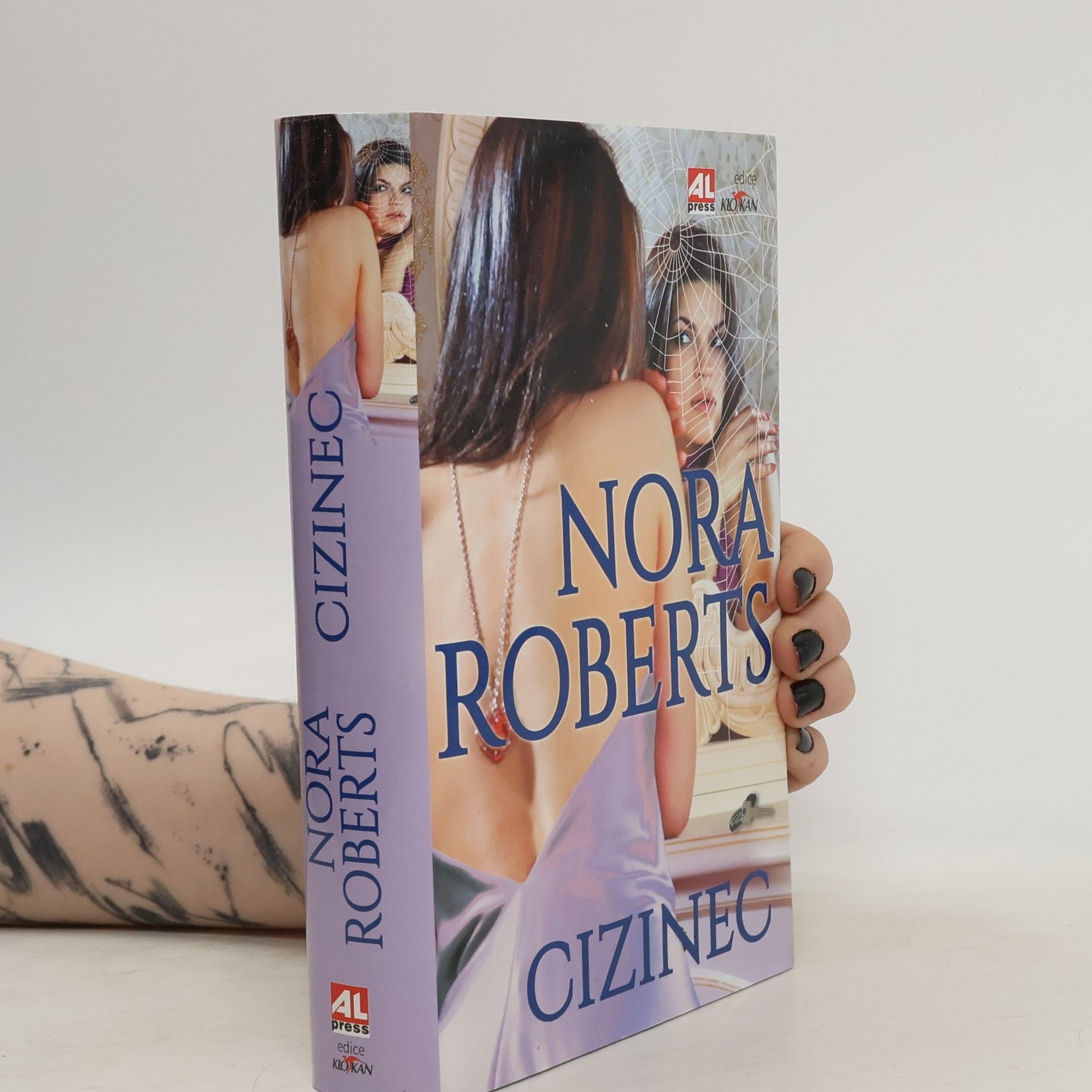 Nora Roberts Cizinec
