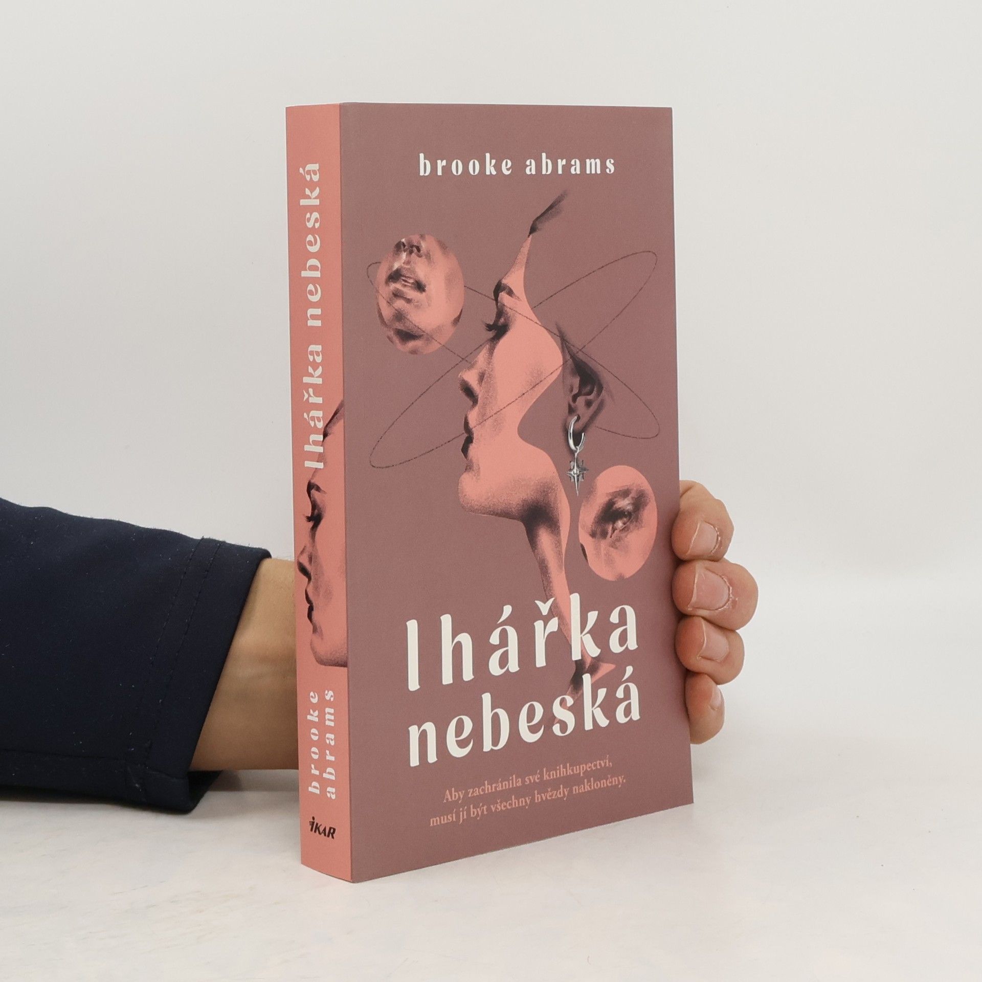 Brooke Abrams Lhářka nebeská
