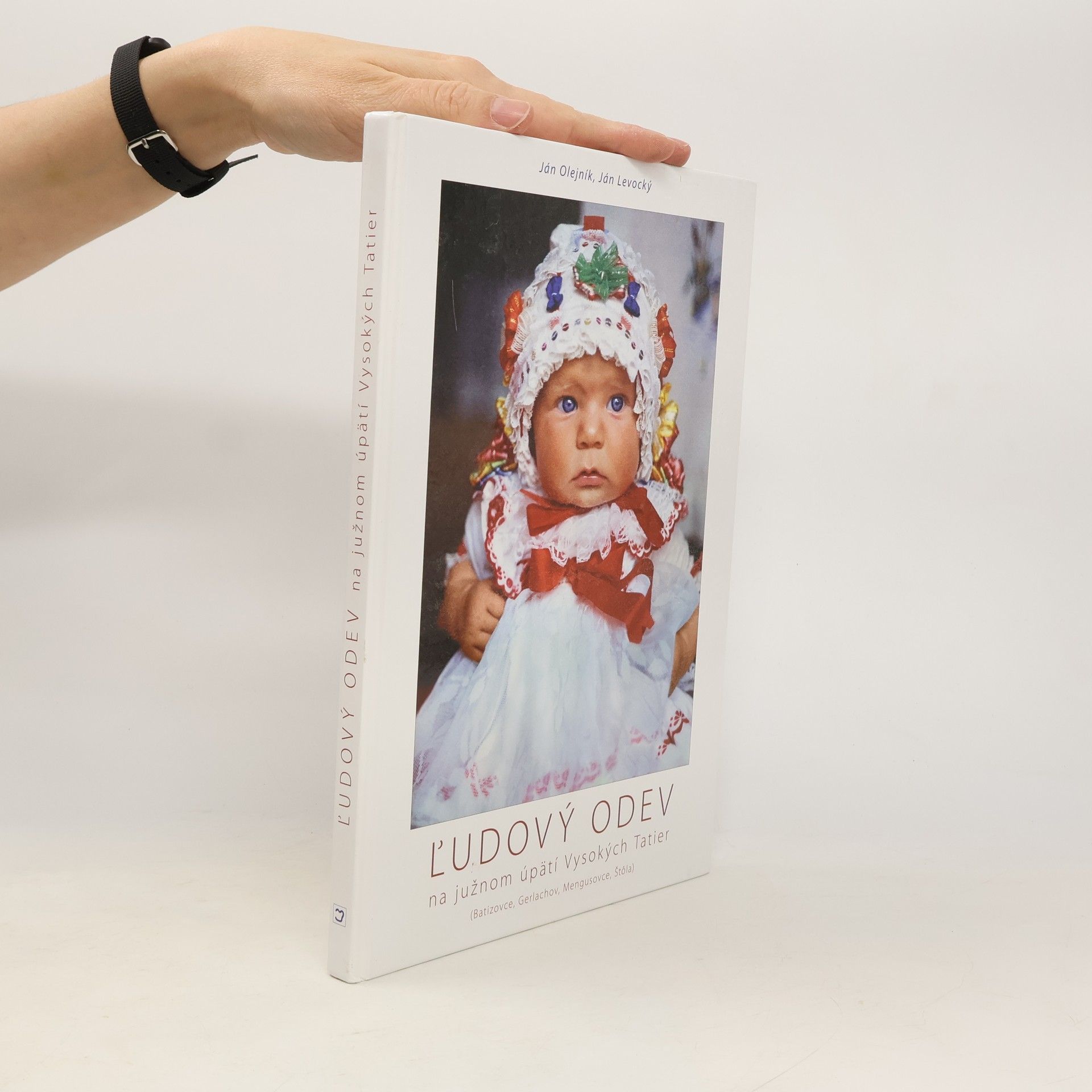 Ľudový odev na južnom úpätí Vysokých Tatier