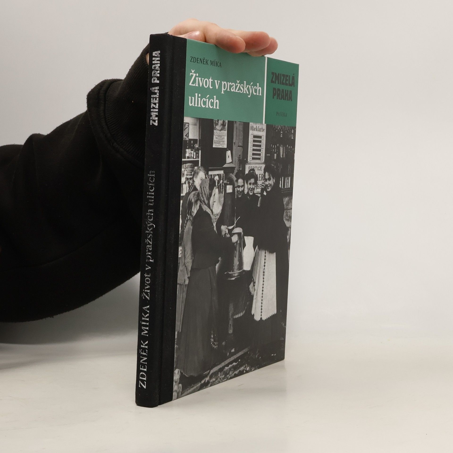 Zdeněk Míka Život v pražských ulicích