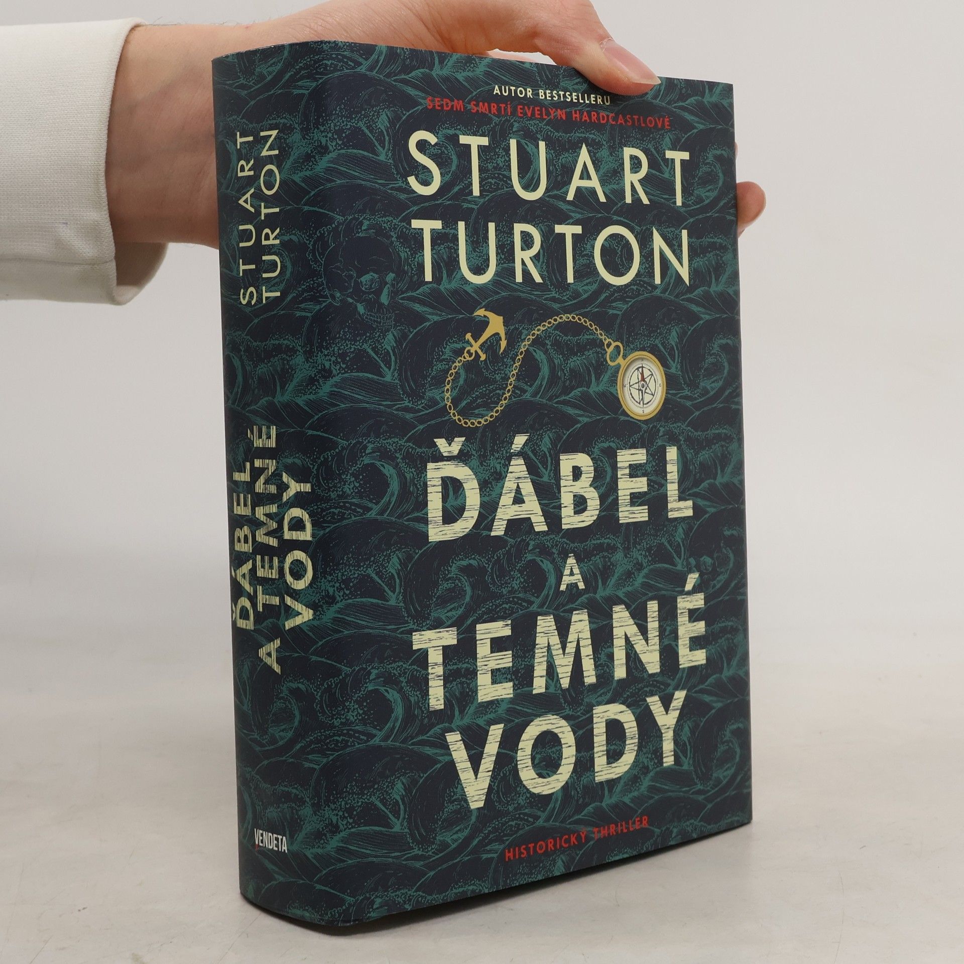 Stuart Turton Ďábel a temné vody