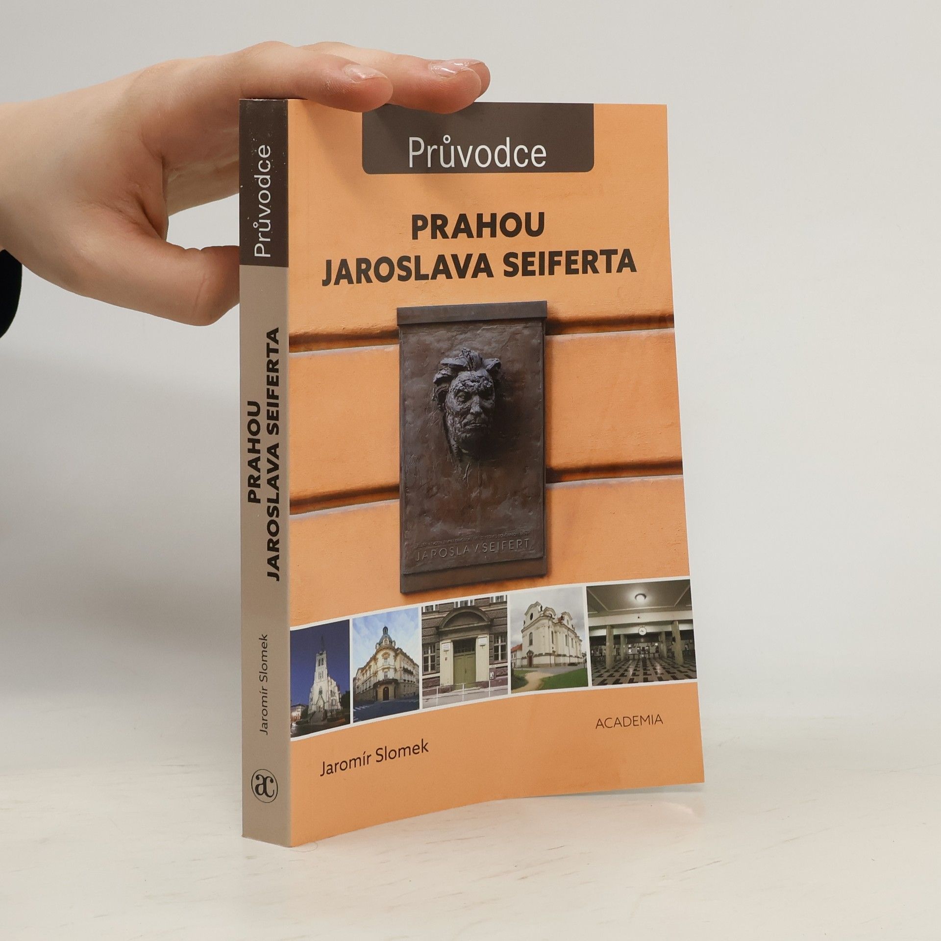 Prahou Jaroslava Seiferta